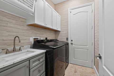 Tiny photo for 2844 NE 26th Avenue, Lighthouse Point, FL 33064 (MLS # B26036363)