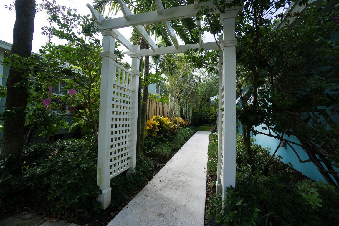 DELRAY TOWN OF - Residential Lease