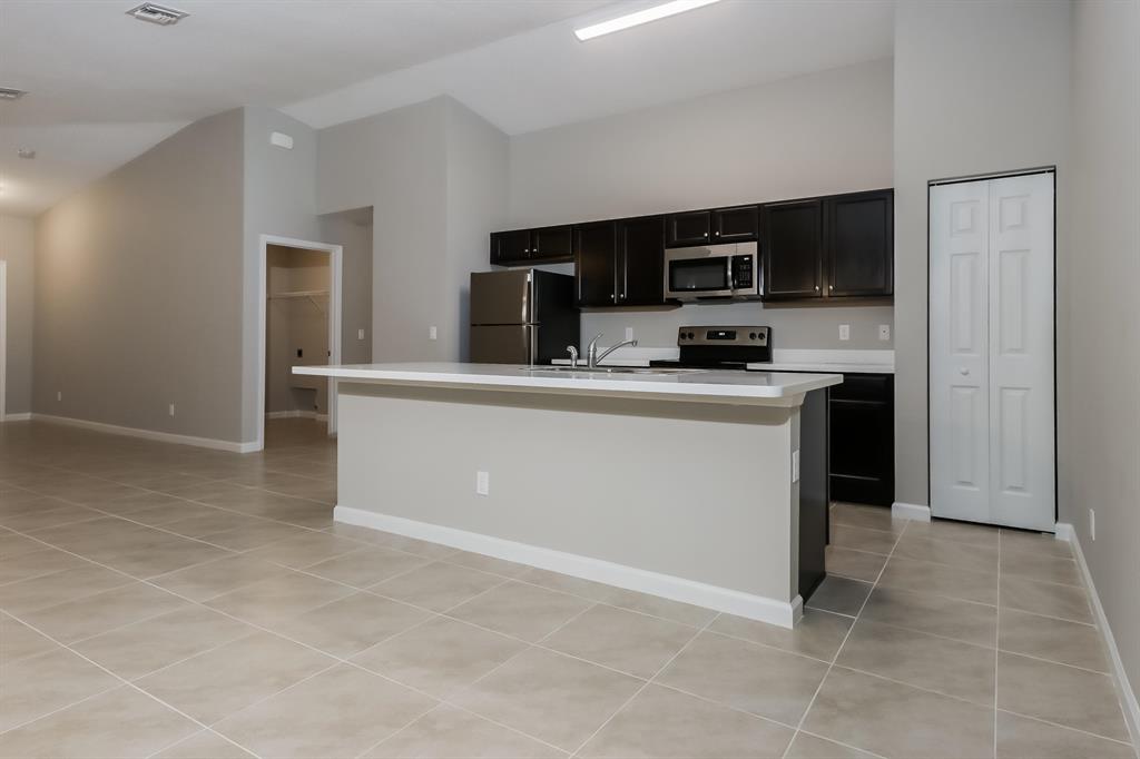 PORT ST LUCIE SECTION 41 - Residential Lease