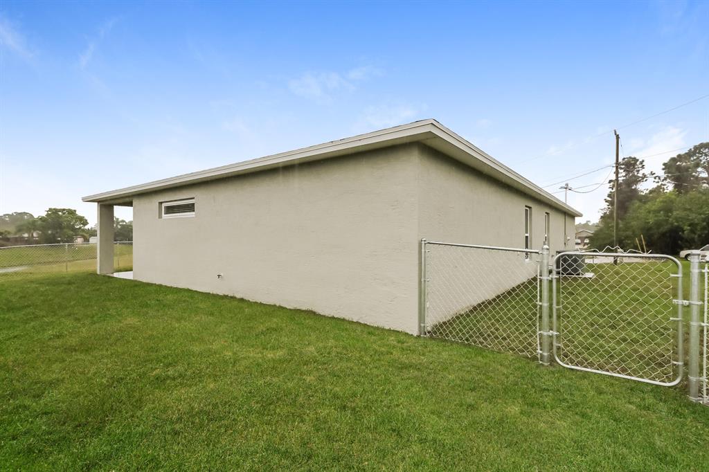 PORT ST LUCIE SECTION 41 - Residential Lease