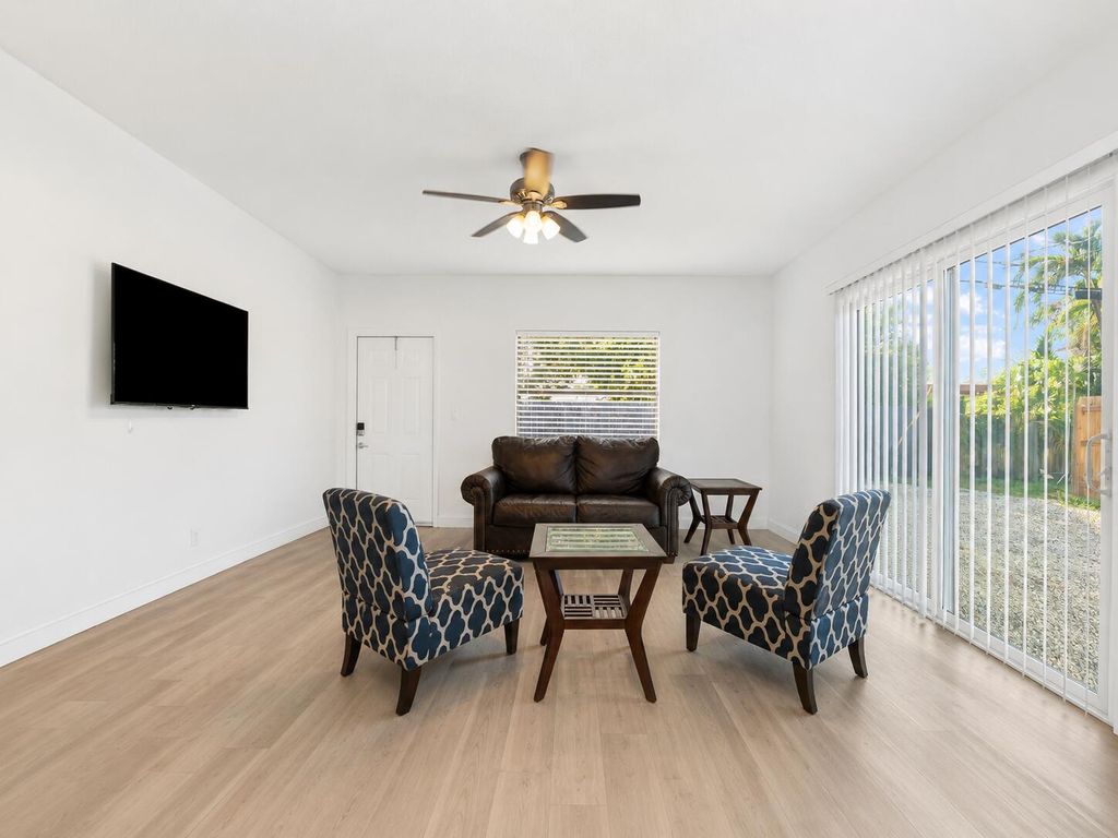 Photo of 321 SW 14th Street #3, Fort Lauderdale, FL 33315 (MLS # B26039049)
