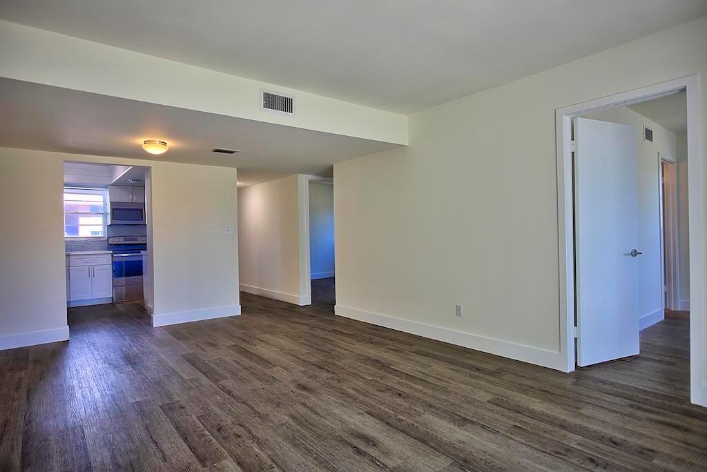 THE LITTLE CLUB CONDO - Residential