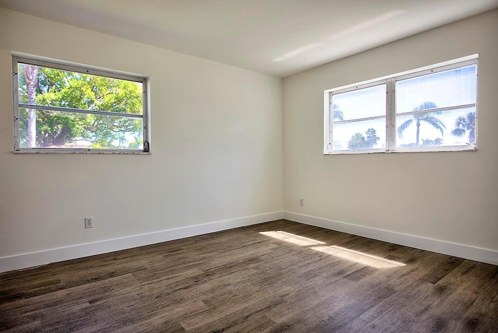 THE LITTLE CLUB CONDO - Residential