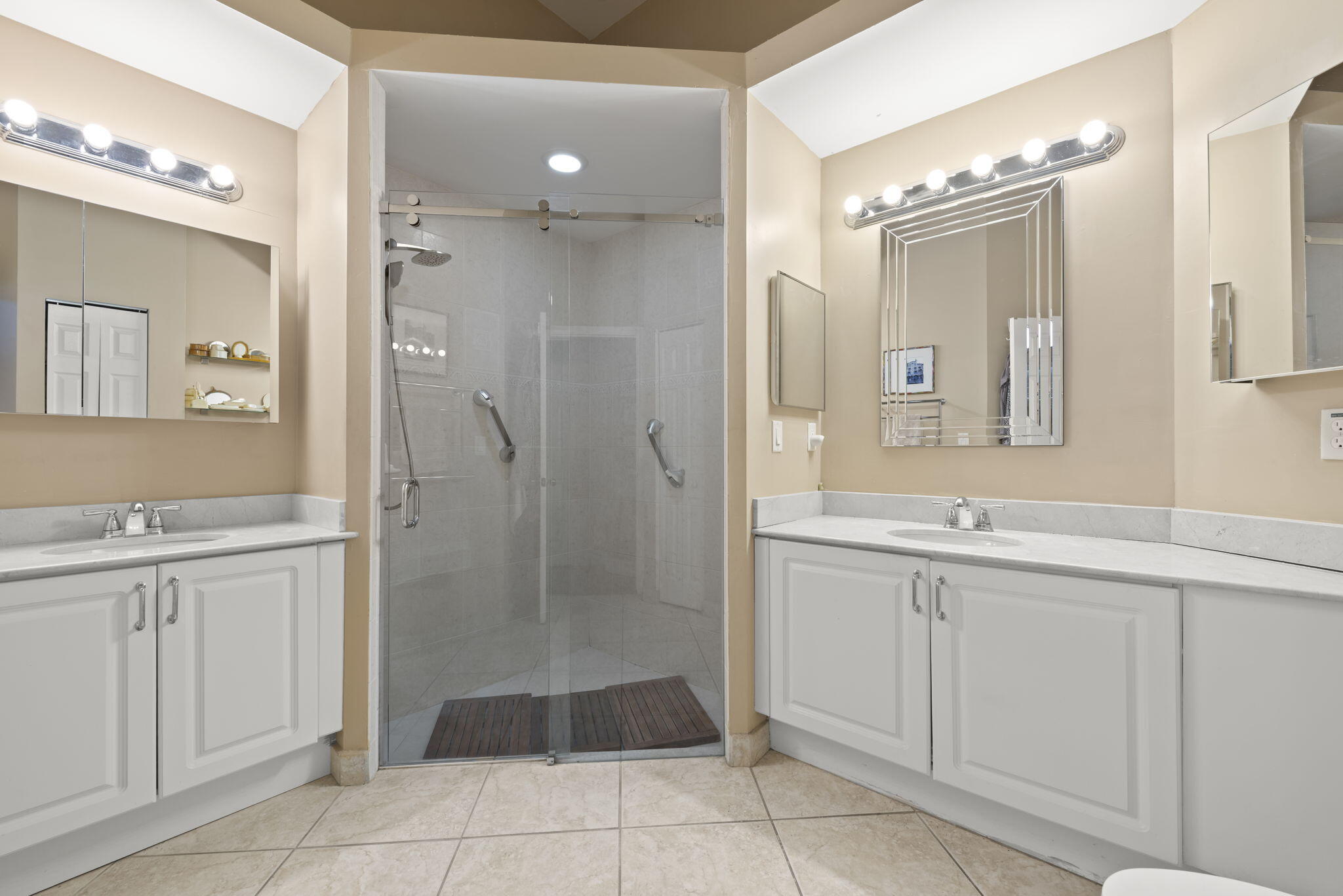 MADISON LAKES - Residential