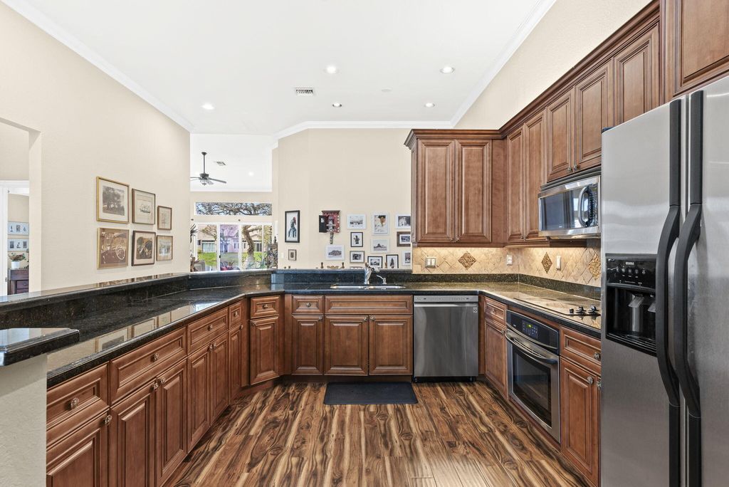 Photo of 5135 E Madison Lakes Cir Cir E, Davie, FL 33328 (MLS # B26003576)