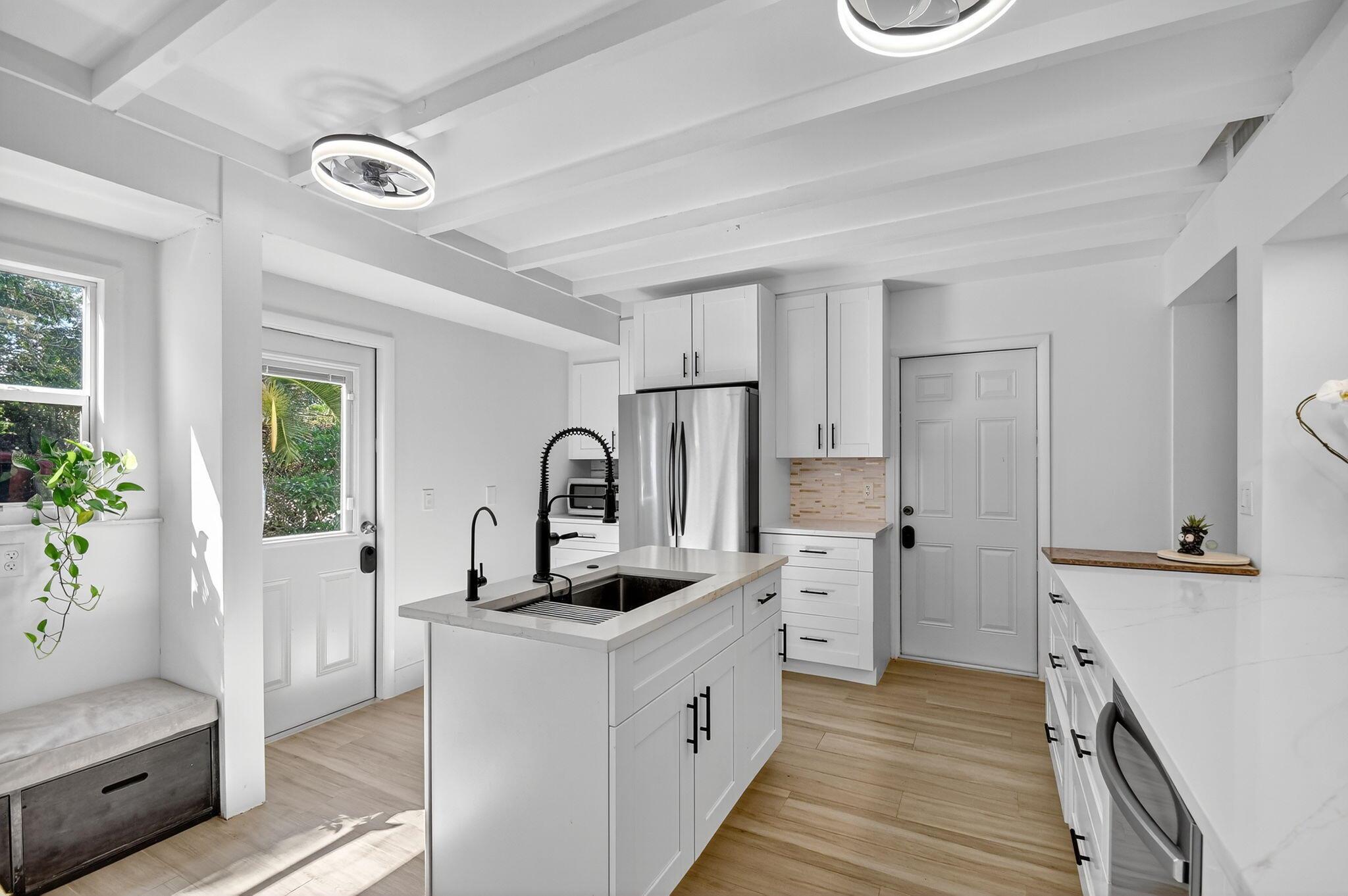 View photos, virtual tours, details... 701 S D Street