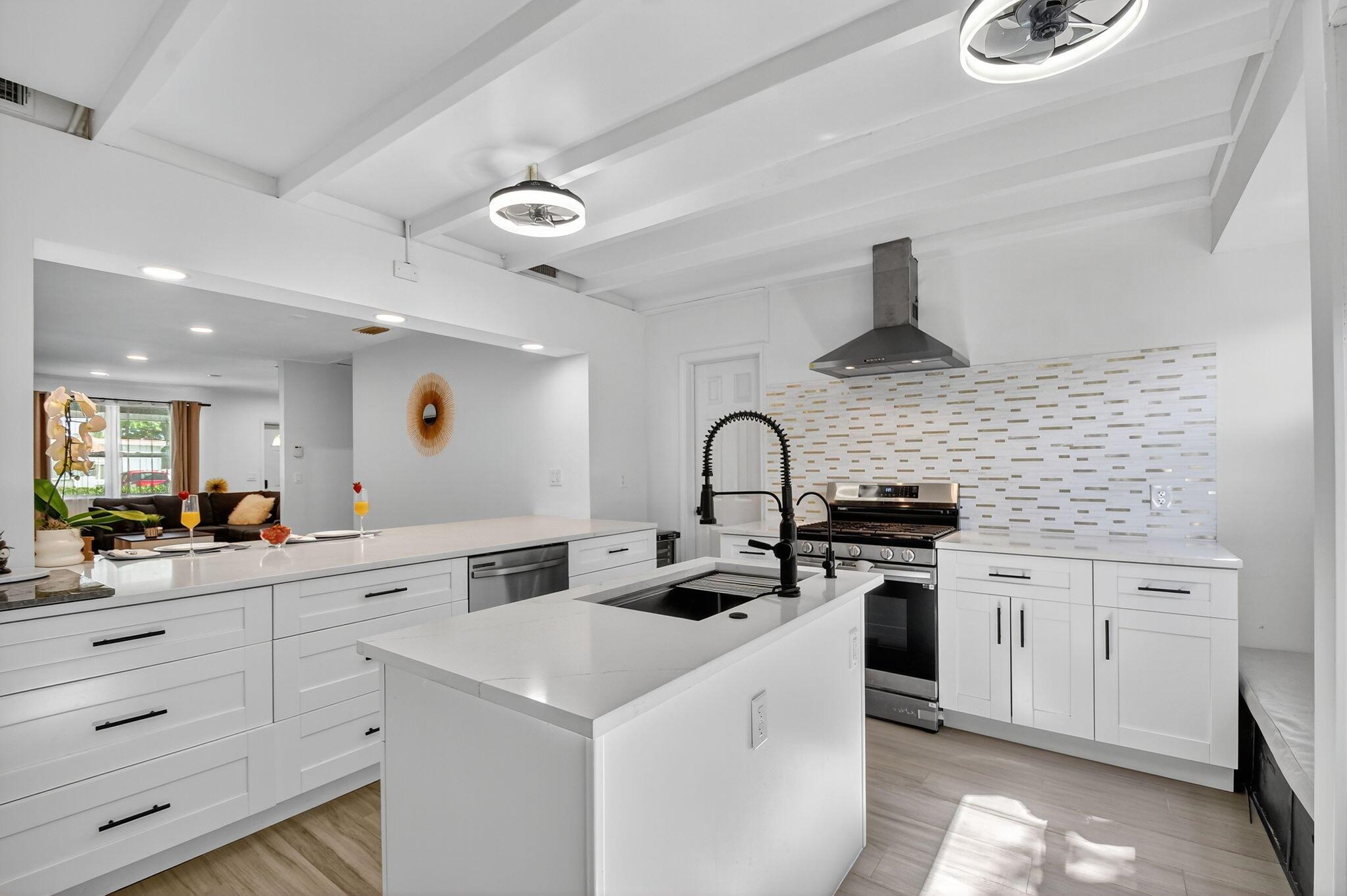 View photos, virtual tours, details... 701 S D Street