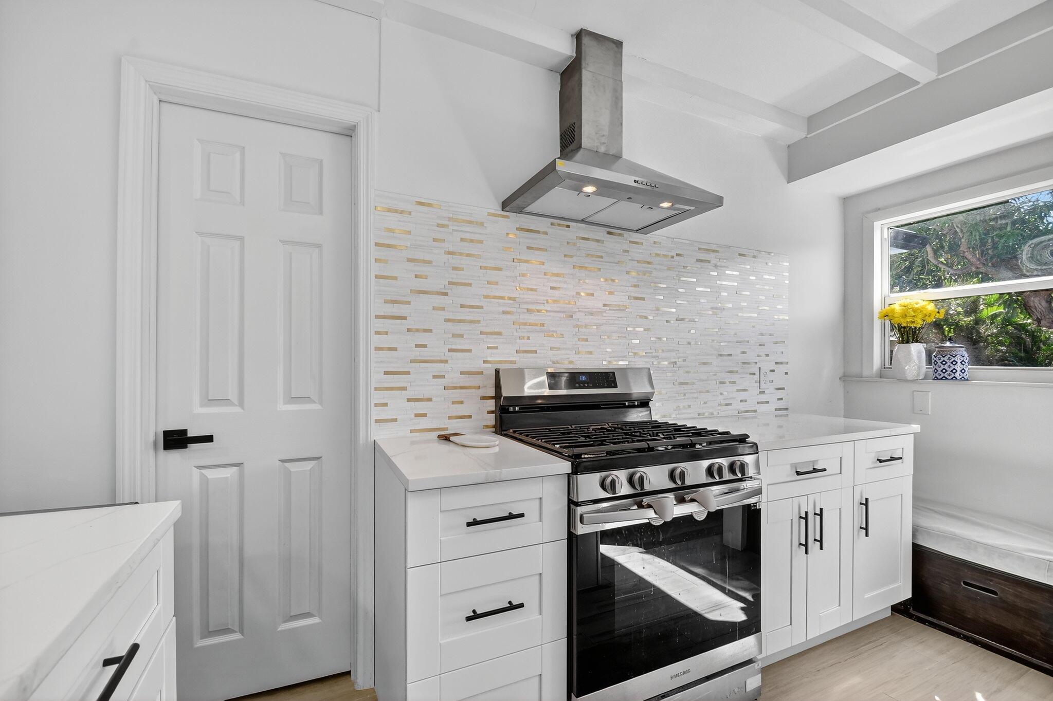 View photos, virtual tours, details... 701 S D Street