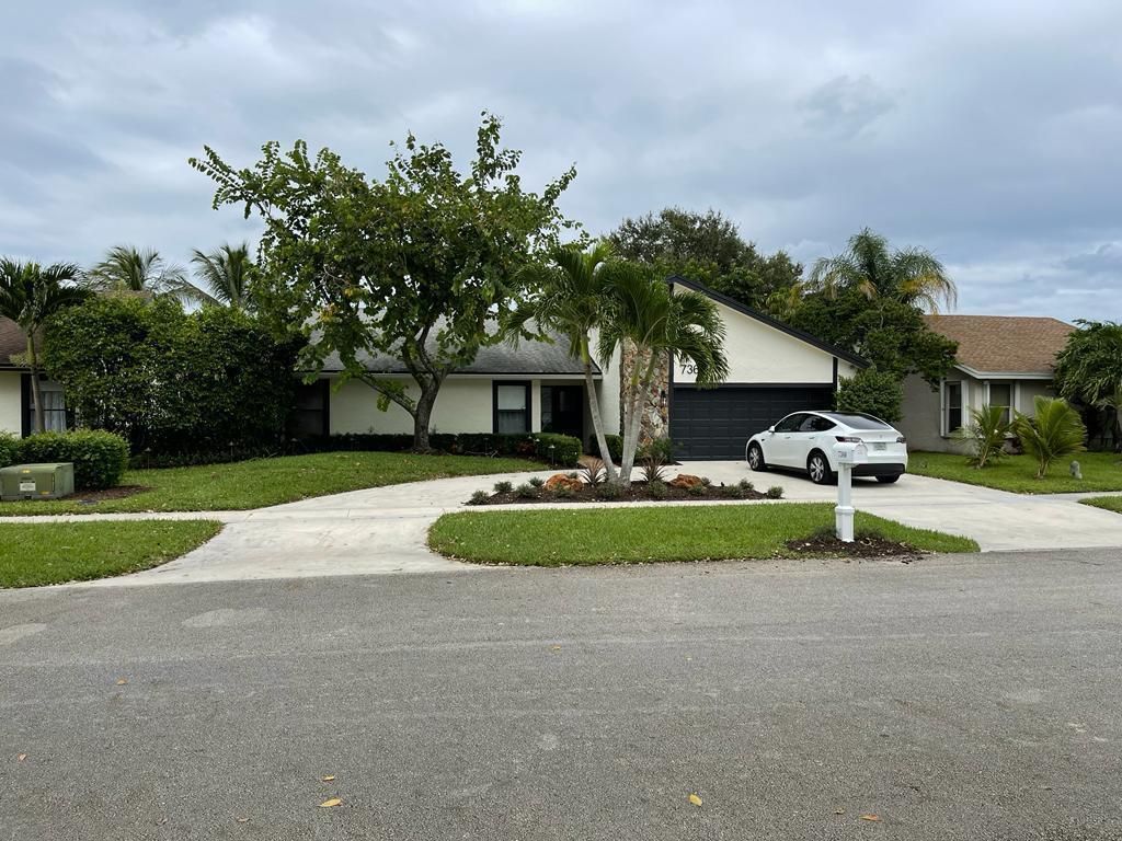 Photo of 7360 San Sebastian Dr. Drive, Boca Raton, FL 33433 (MLS # R11098064)