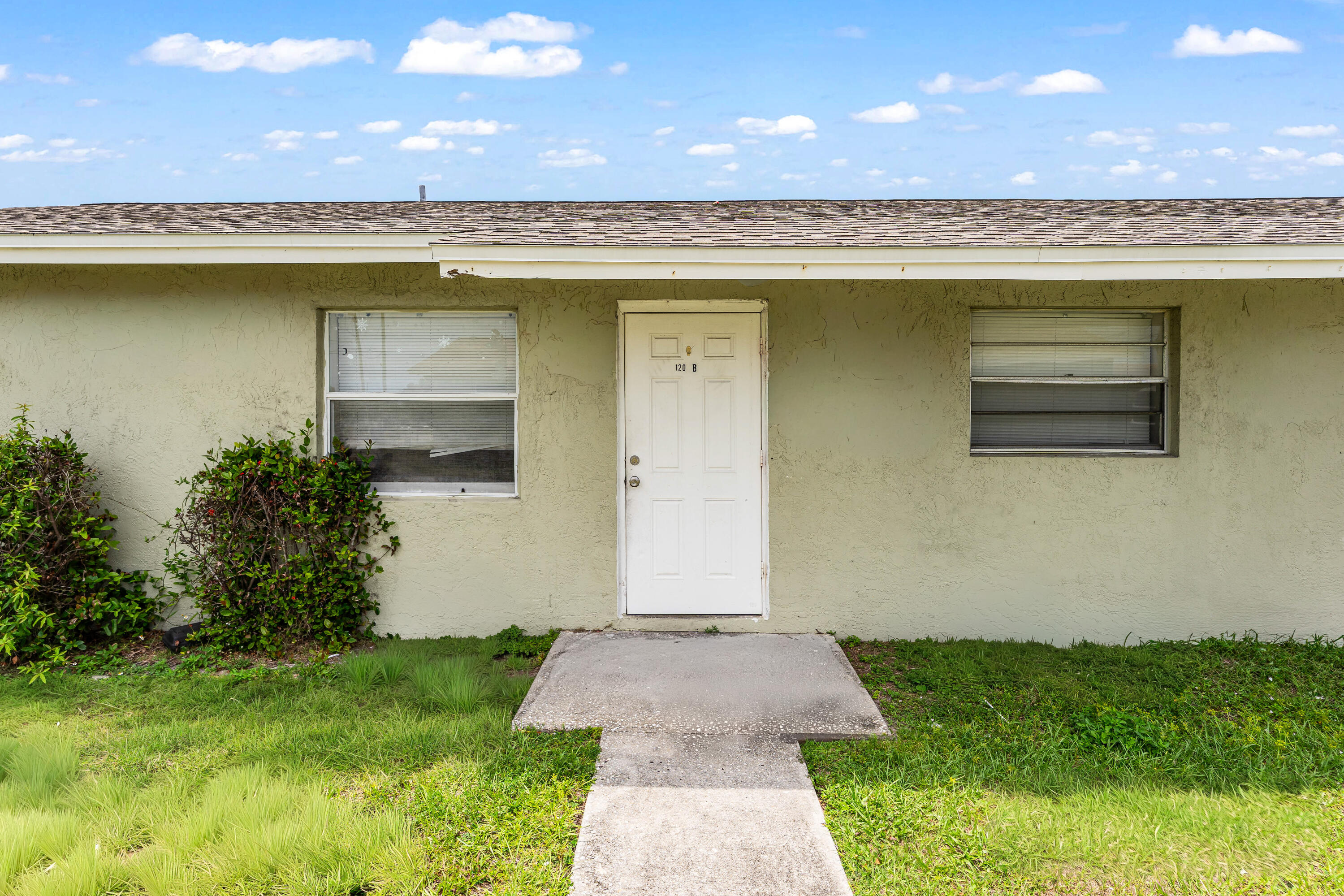 1205 Ave K