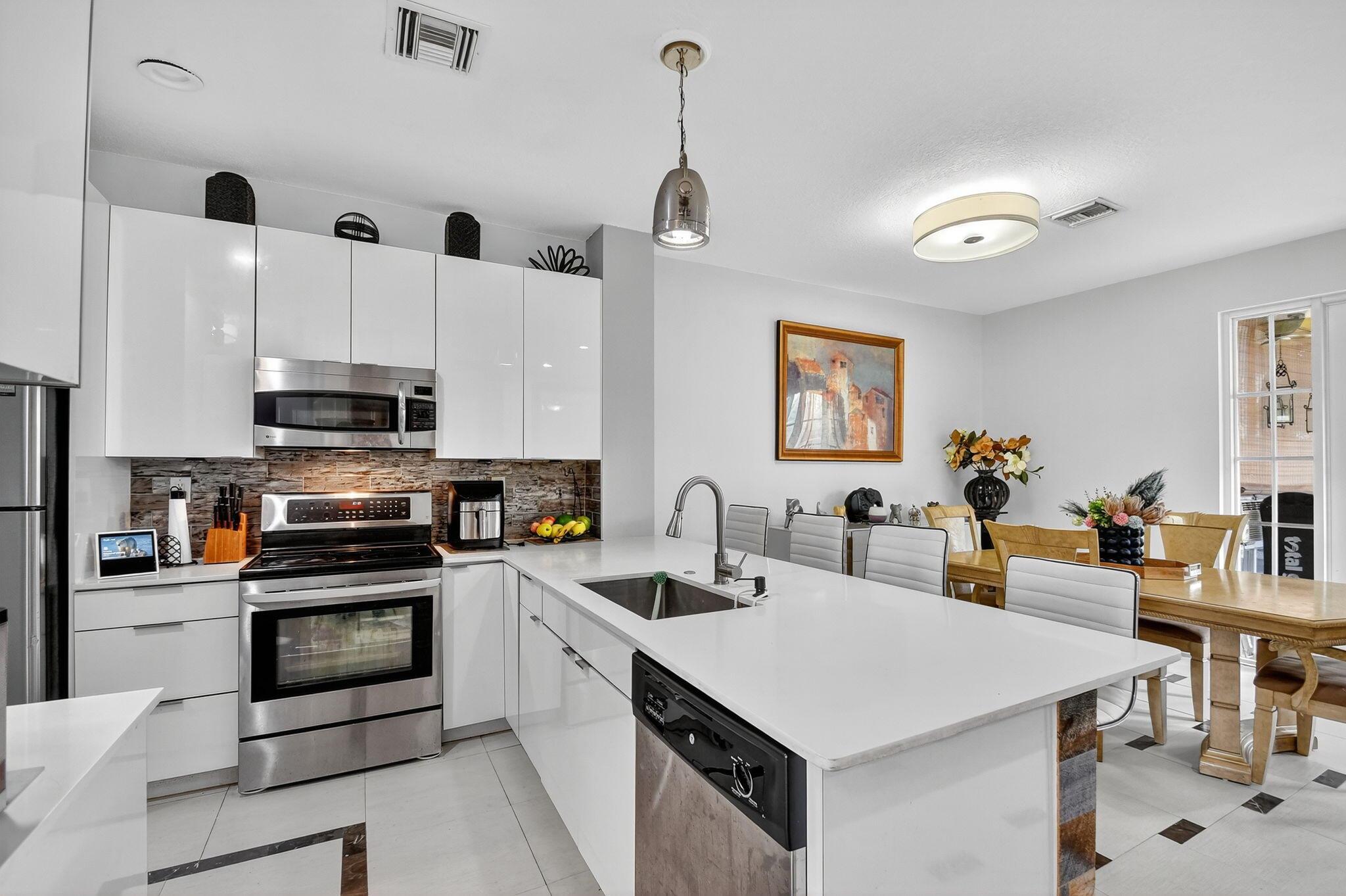 7614 Sonesta Shores Drive