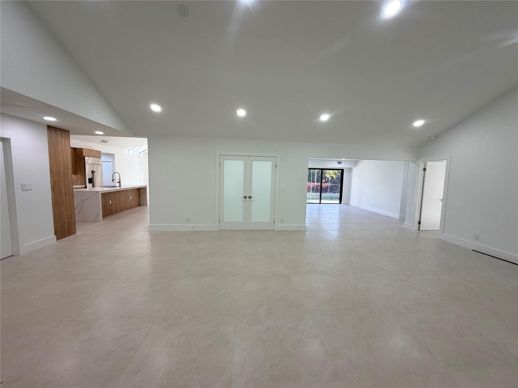 7571 Estrella Circle