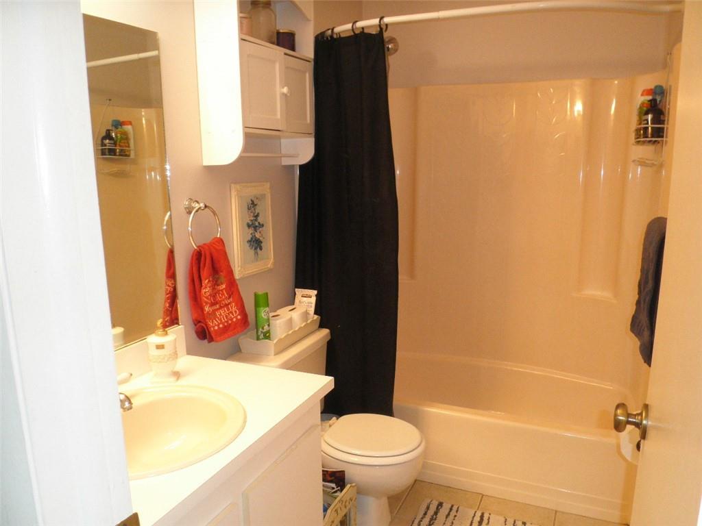 NOB HILL AT WELLEBY - Residential