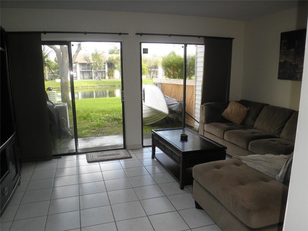 NOB HILL AT WELLEBY - Residential