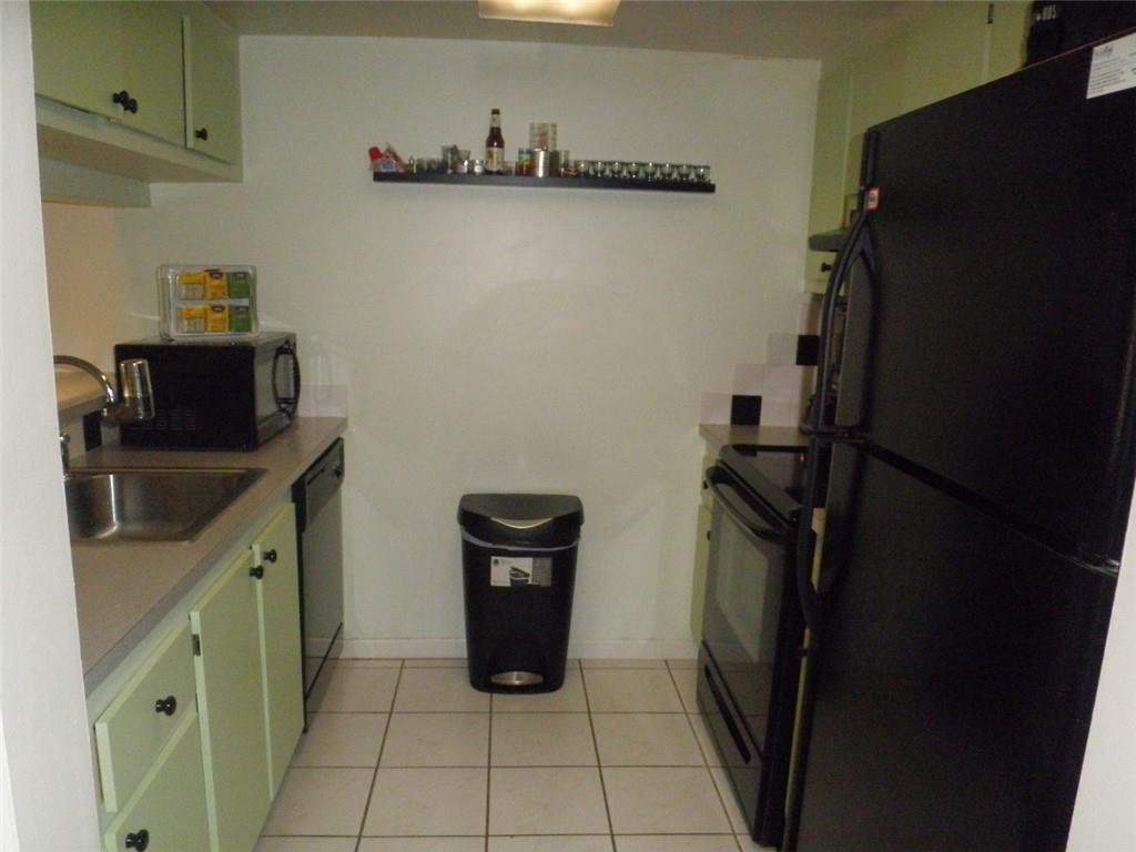 NOB HILL AT WELLEBY - Residential