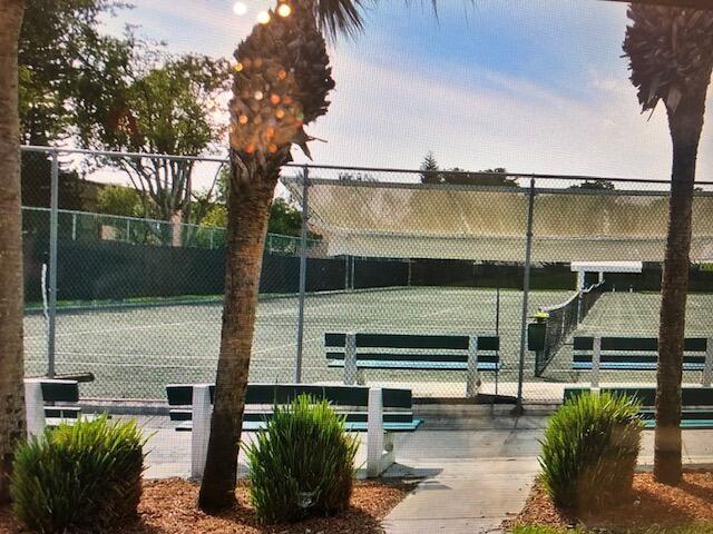 KINGS POINT BRITTANY COND - Residential