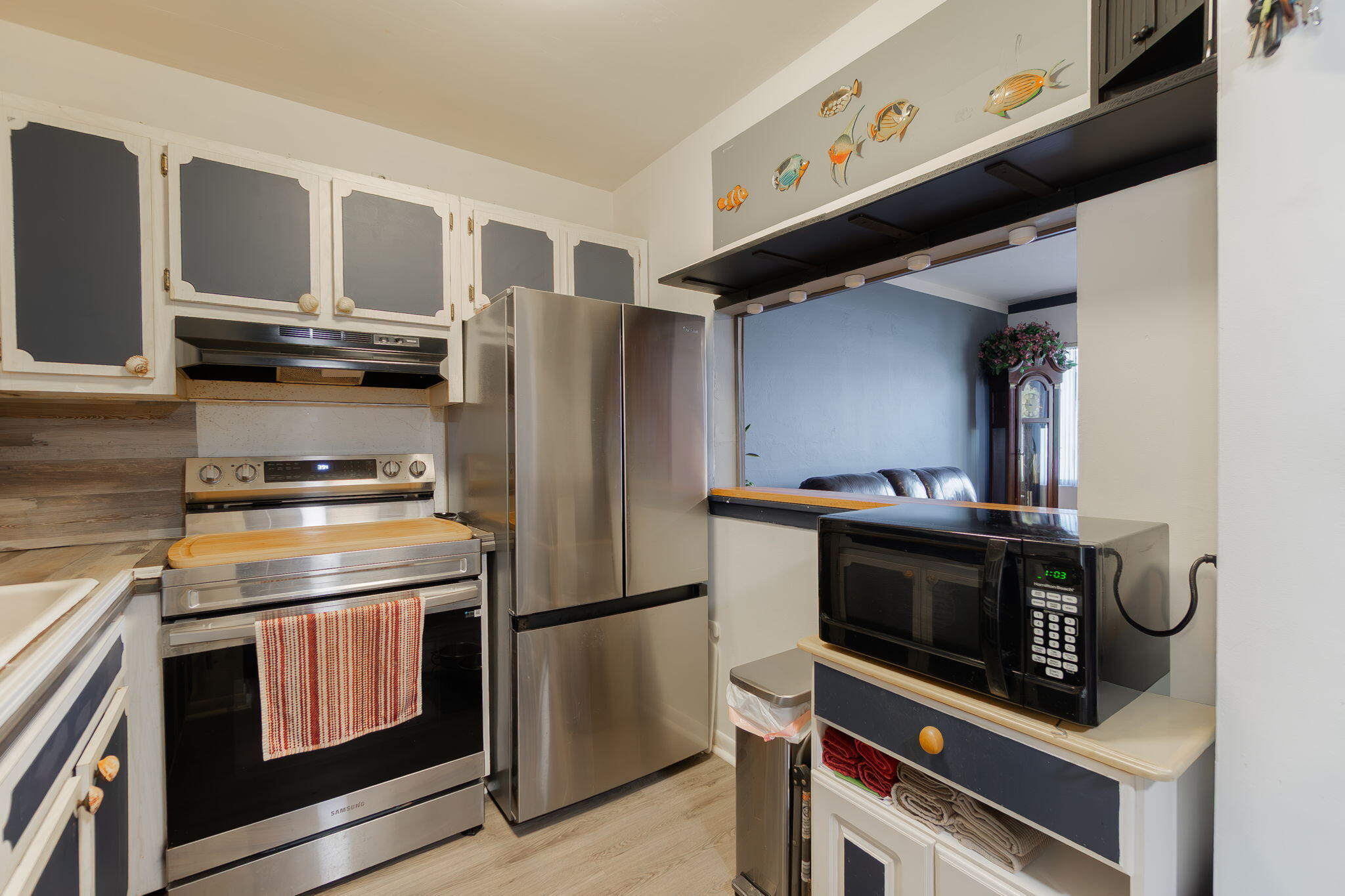 MURRY HILLS APT BLDG CONDO - Residential