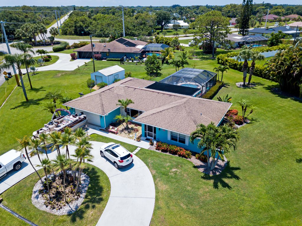 Photo of 2082 SE Giffen Avenue, Port Saint Lucie, FL 34952 (MLS # R10799621)