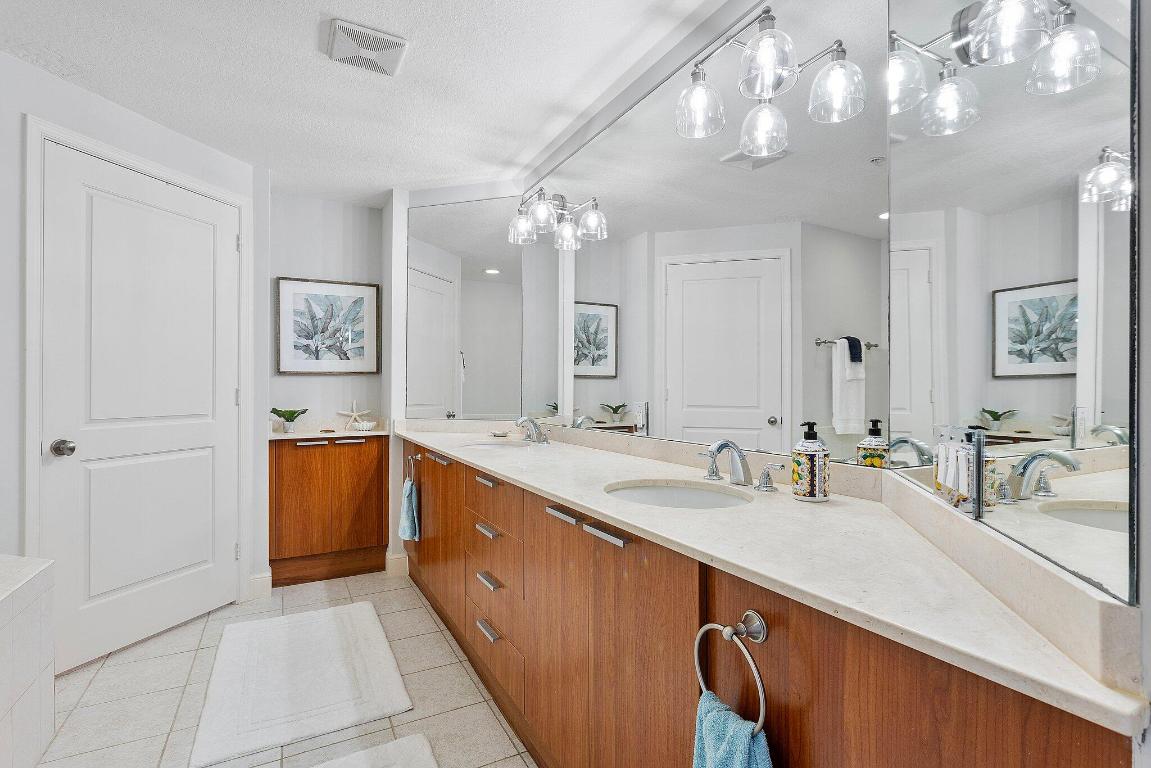 OLDE VILLAGE POINTE - Residential