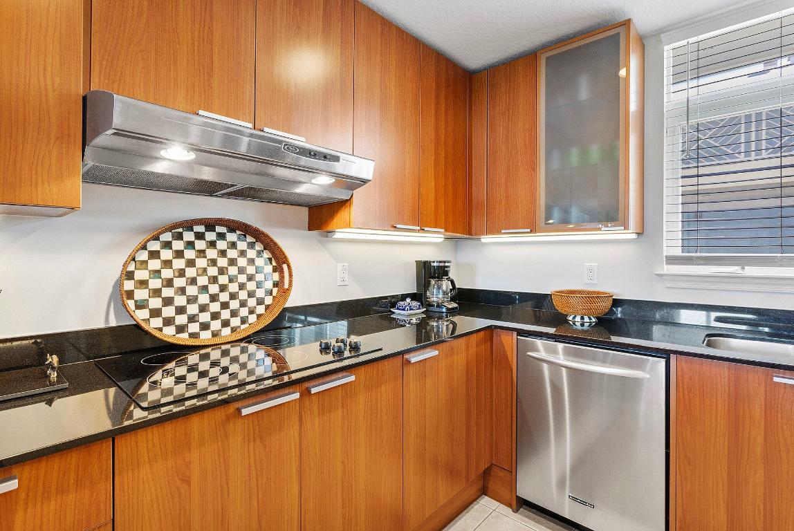 OLDE VILLAGE POINTE - Residential