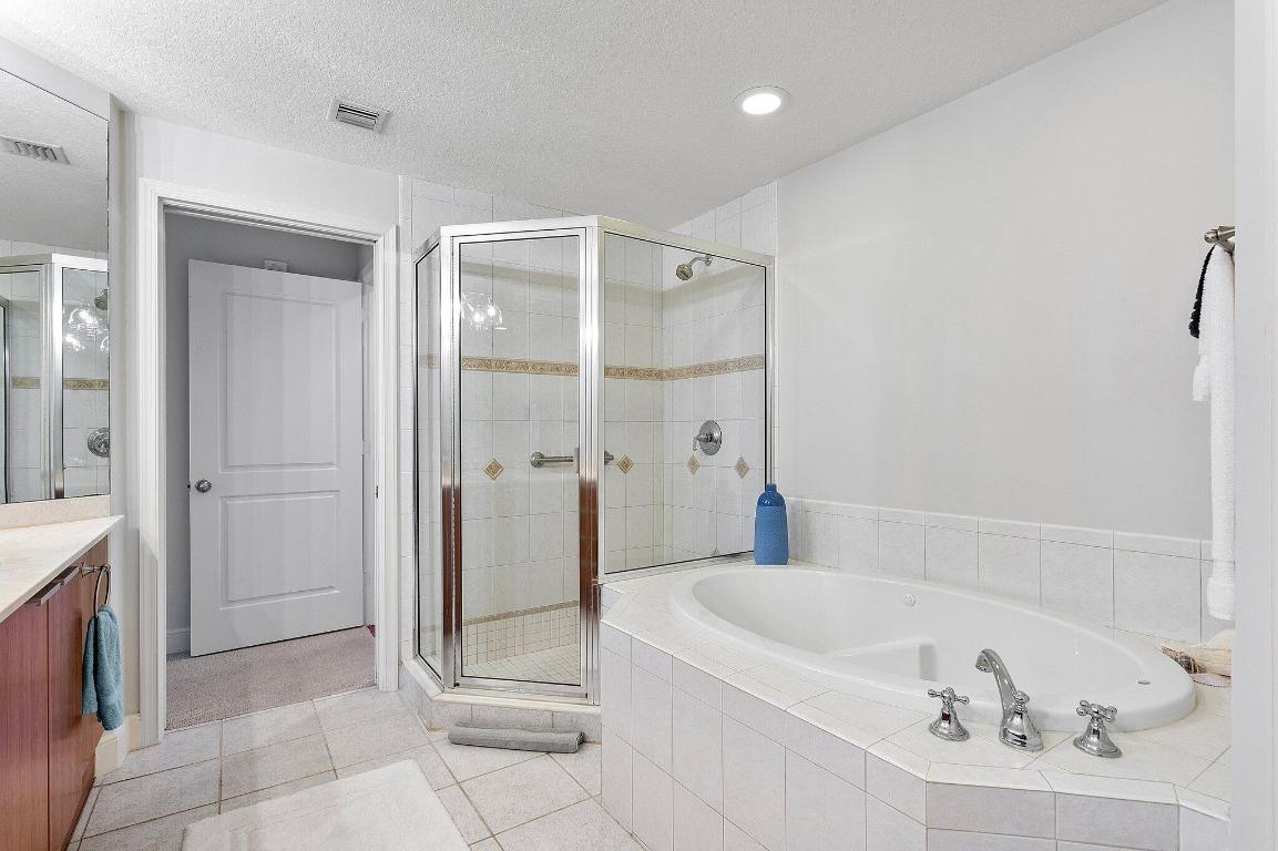 OLDE VILLAGE POINTE - Residential