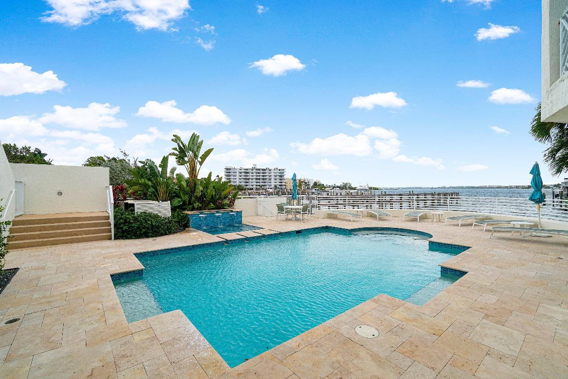 OLDE VILLAGE POINTE - Residential