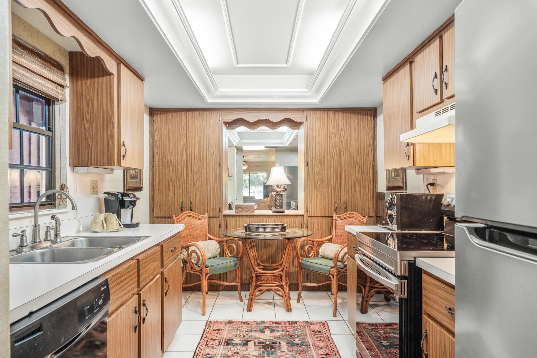 FAIRWAY VILLAS CONDO SNL - Residential Lease