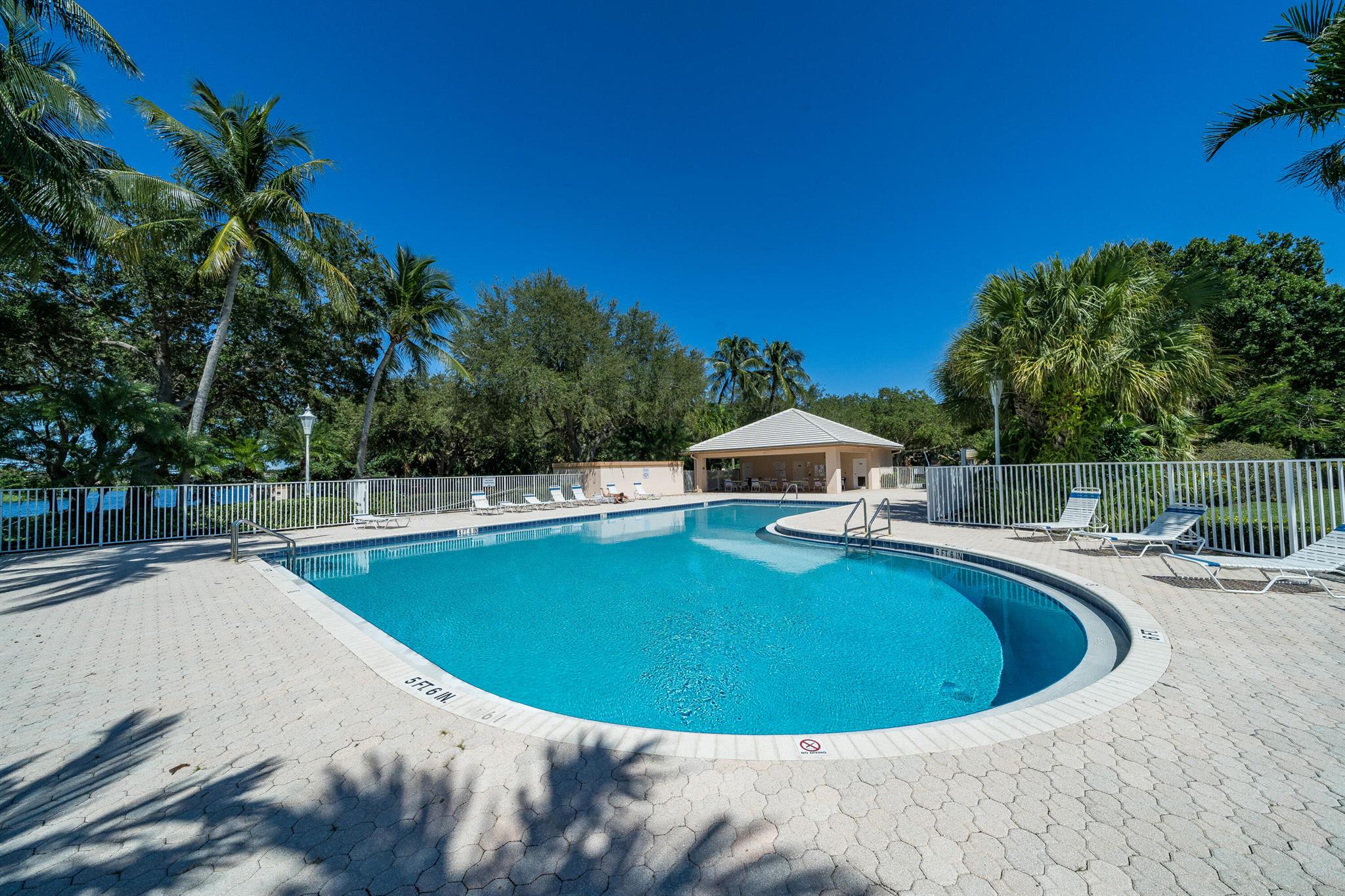 LAKE CATHERINE - Residential