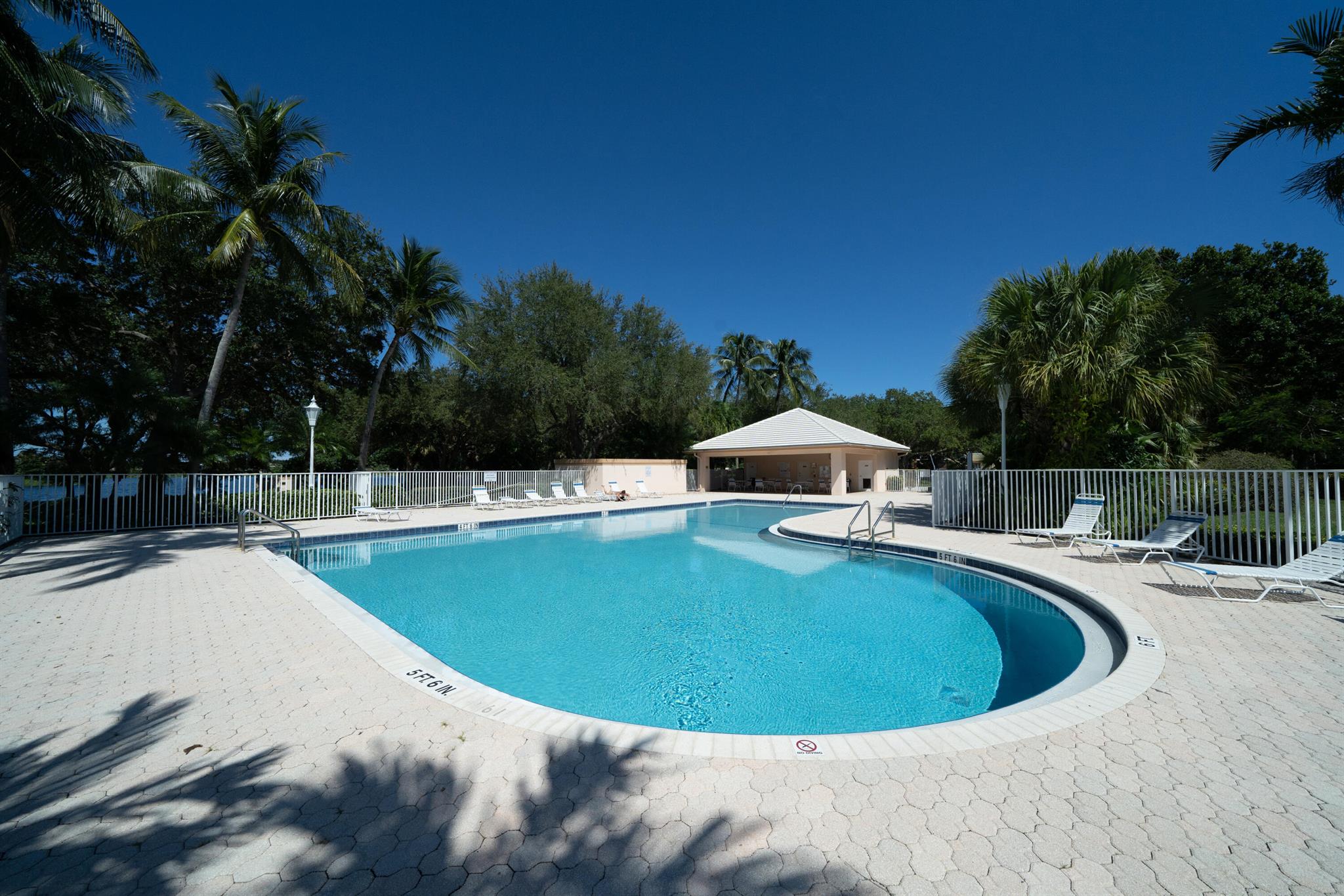 LAKE CATHERINE - Residential