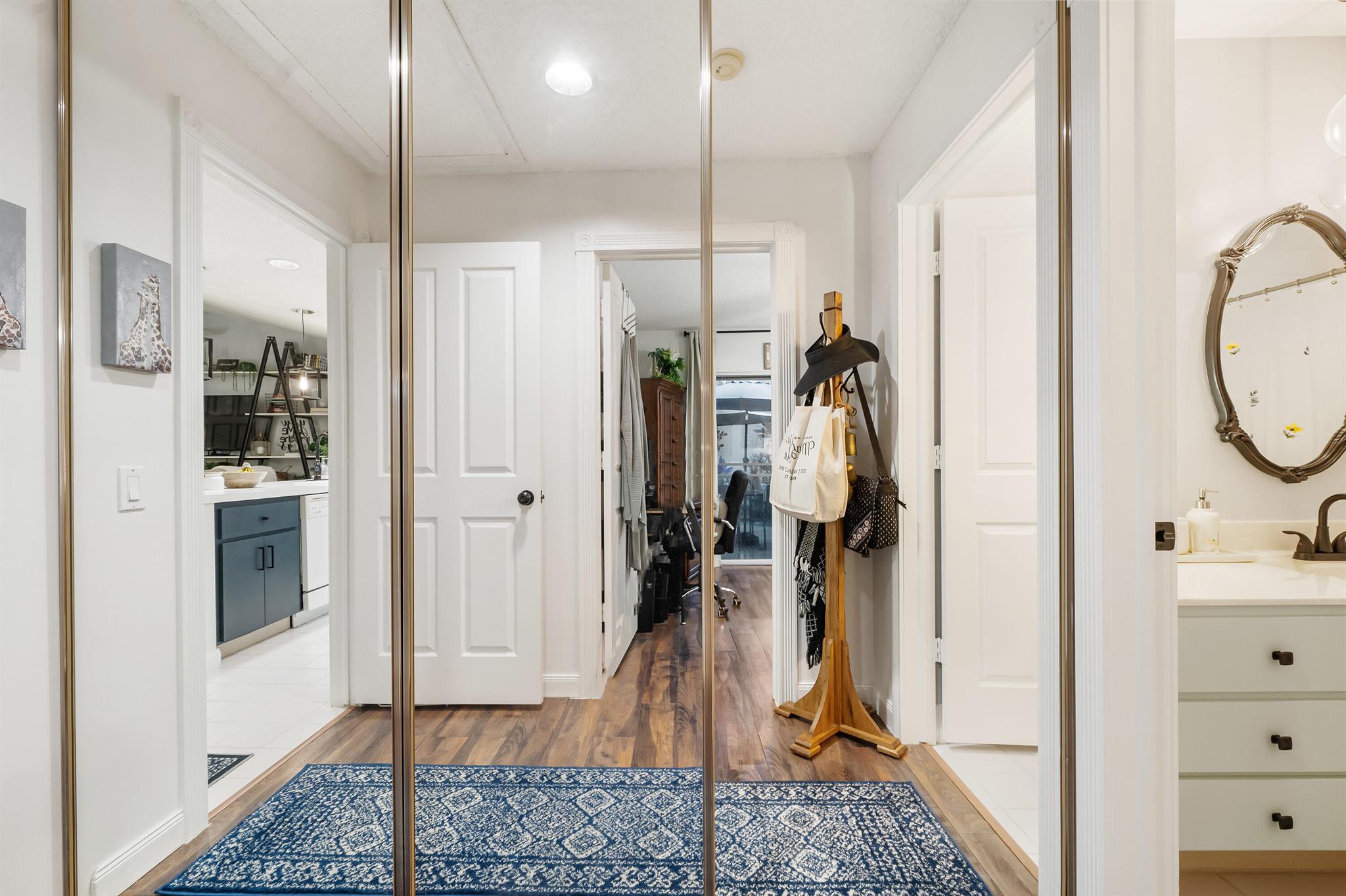 LAKE CATHERINE - Residential