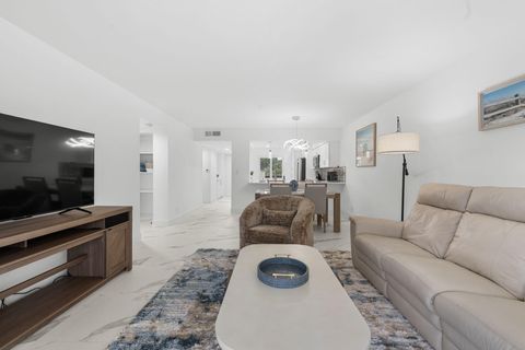 Tiny photo for 6936 Huntington Lane #302, Delray Beach, FL 33446 (MLS # B26023628)