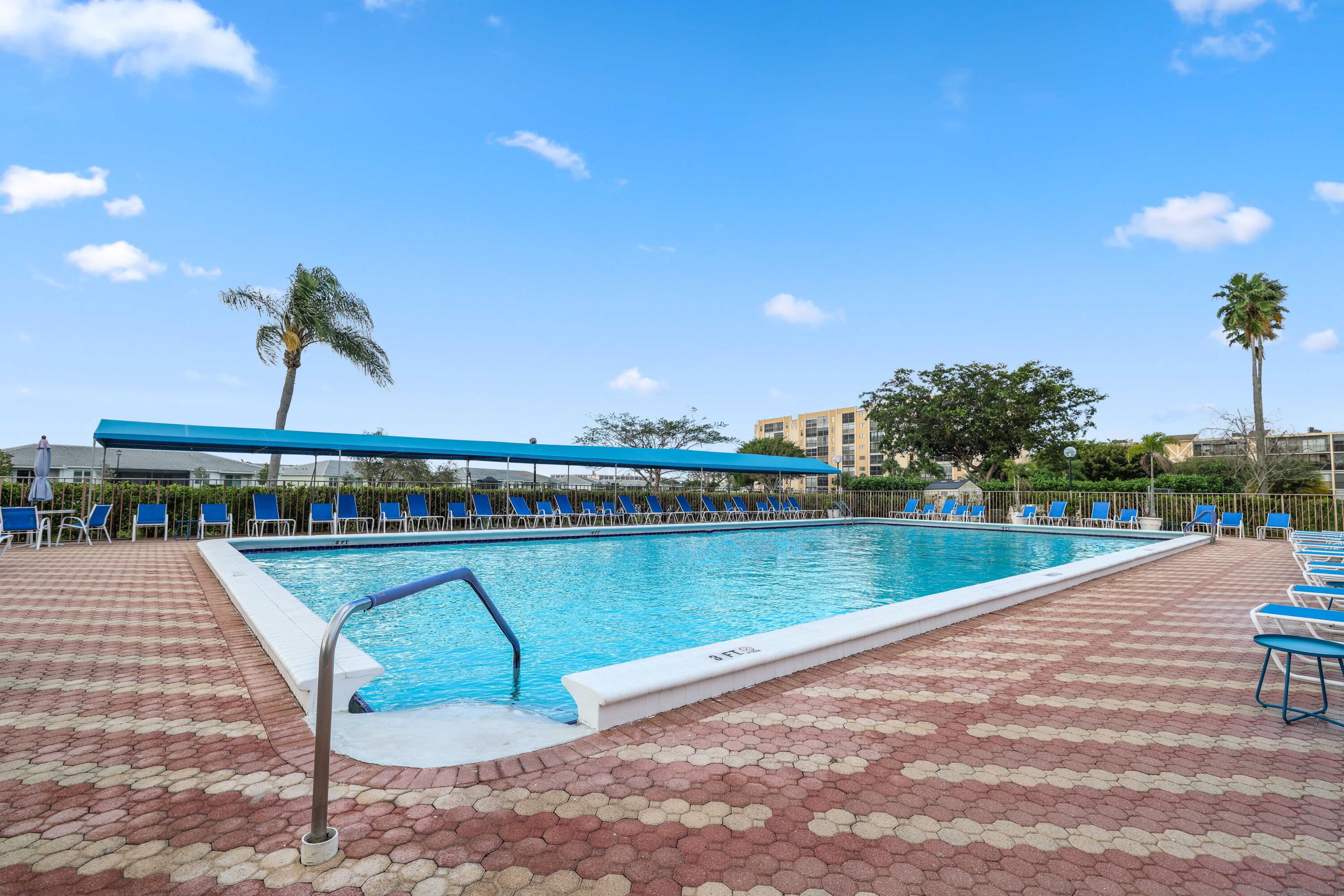 HUNTINGTON LAKES SEC TWO CONDOS - Residential