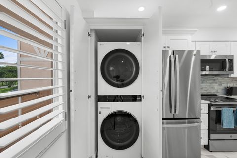 Tiny photo for 6936 Huntington Lane #302, Delray Beach, FL 33446 (MLS # B26023628)