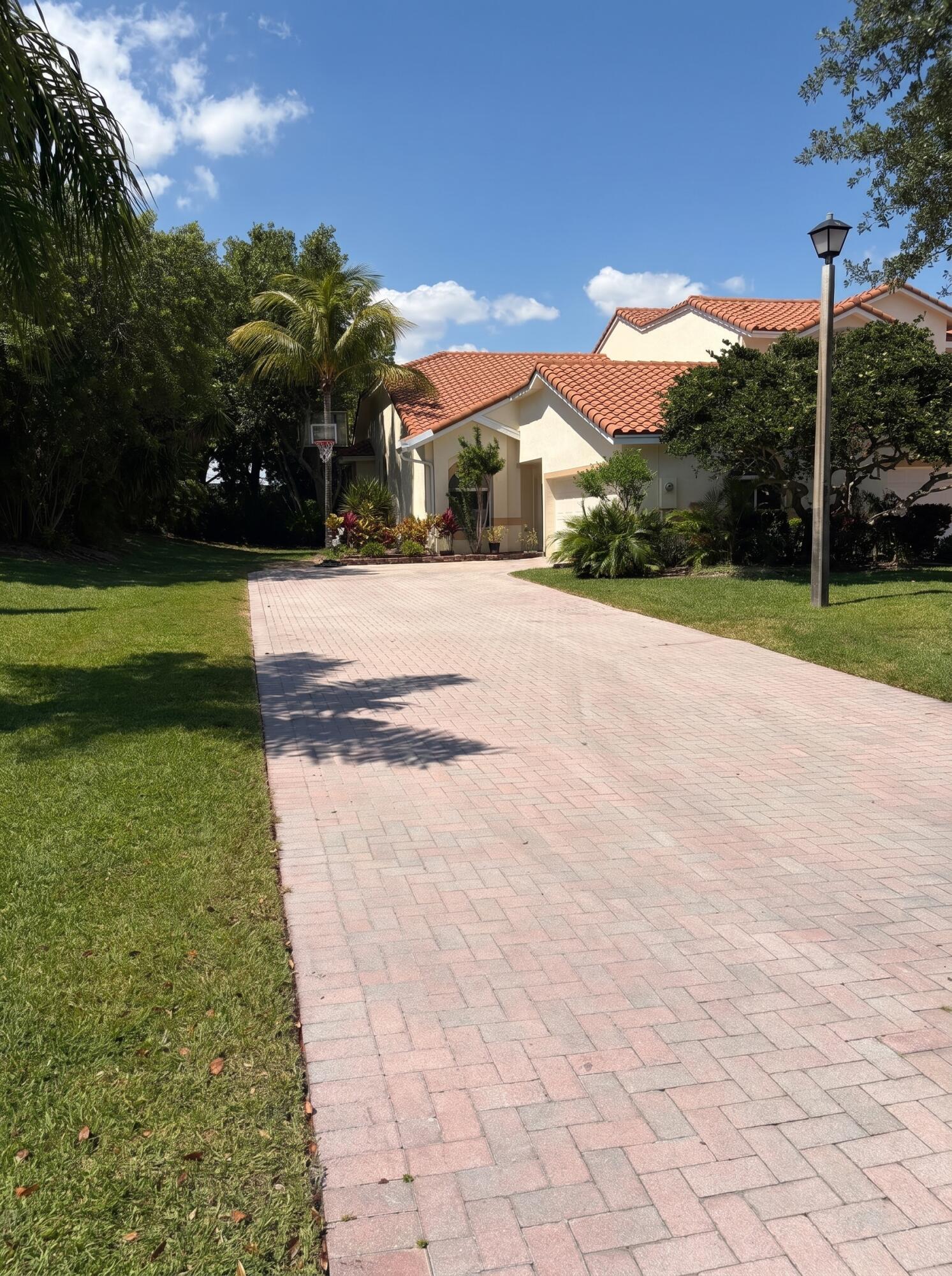 521 W Palm Aire Drive