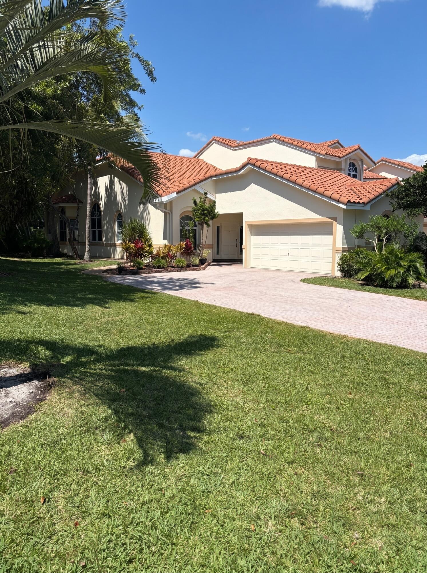 PALM AIRE OAKS COURSE ESTATES - Residential