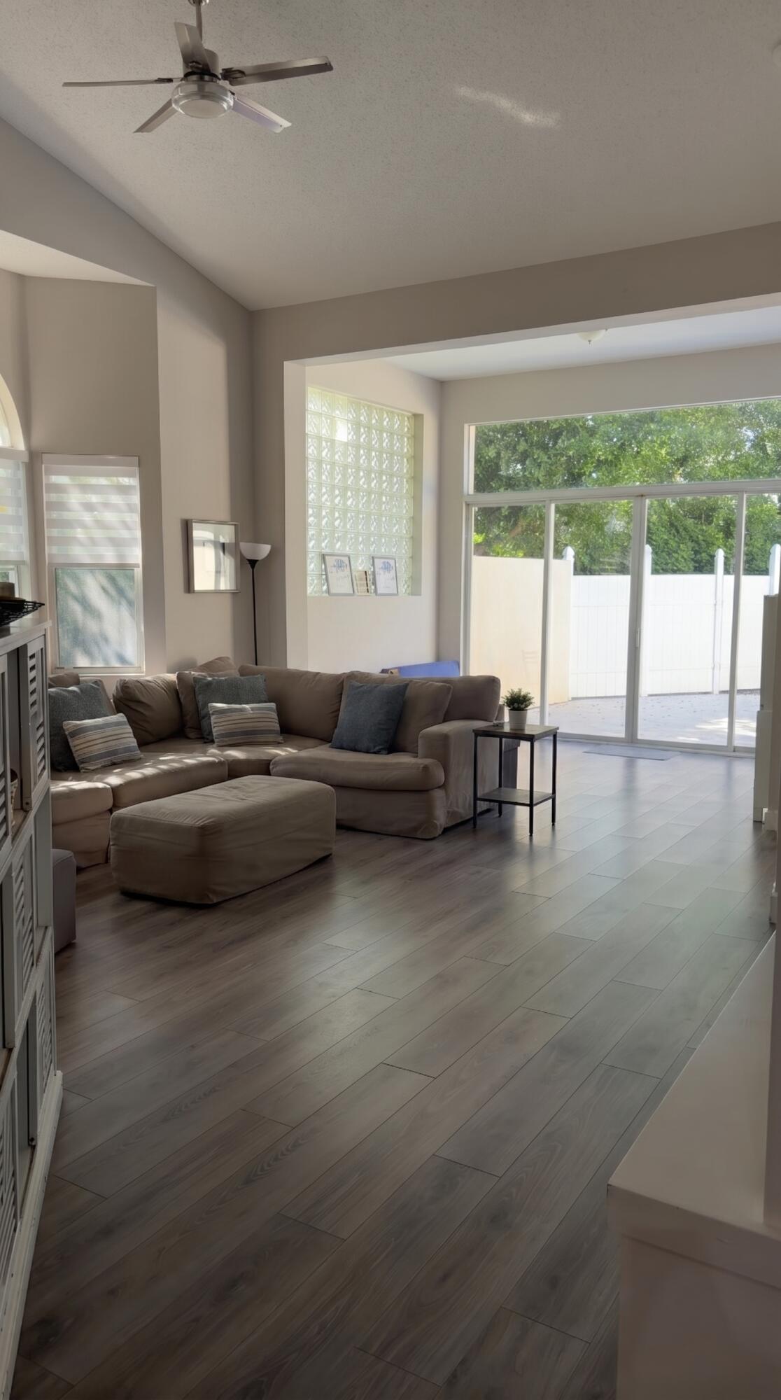 PALM AIRE OAKS COURSE ESTATES - Residential