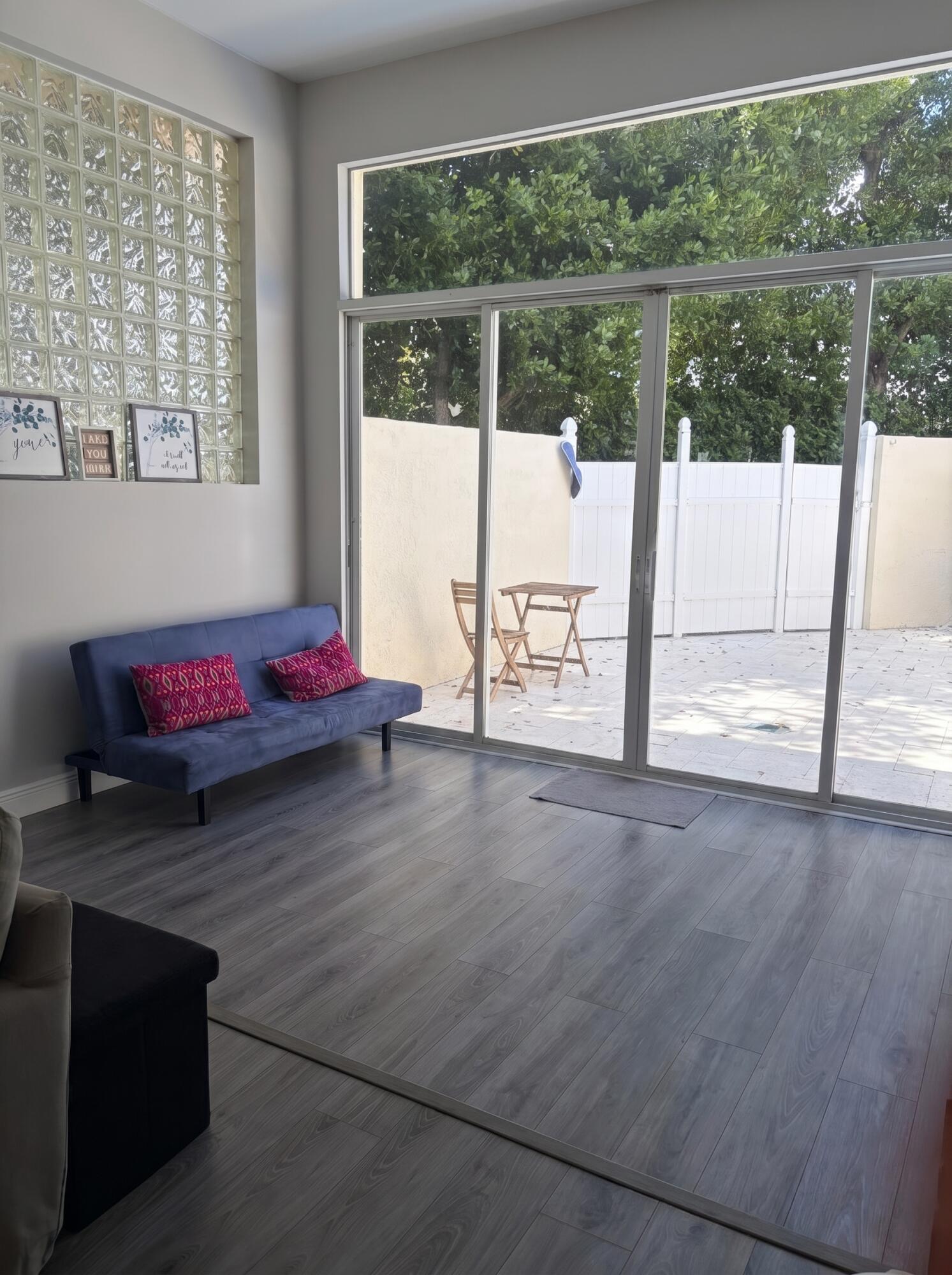 PALM AIRE OAKS COURSE ESTATES - Residential