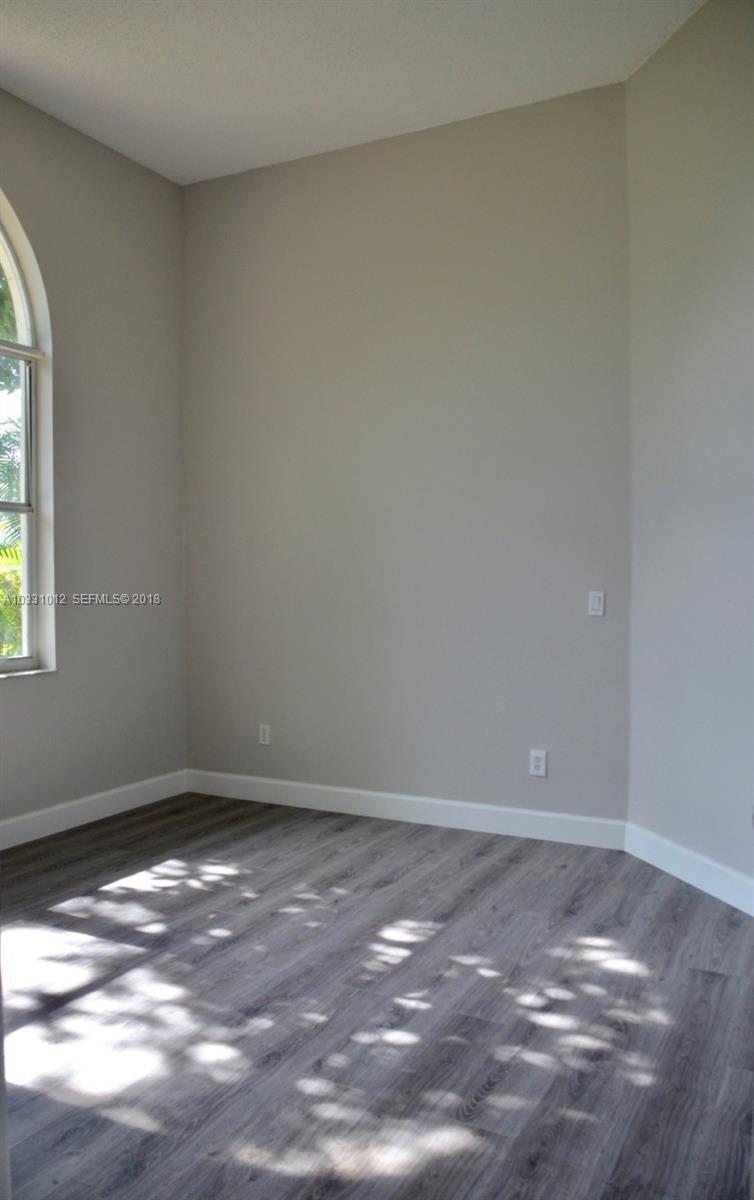 PALM AIRE OAKS COURSE ESTATES - Residential