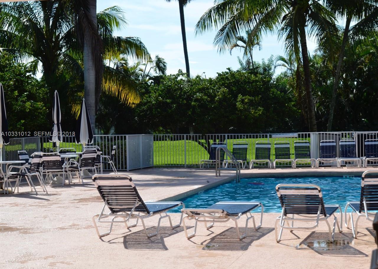 PALM AIRE OAKS COURSE ESTATES - Residential