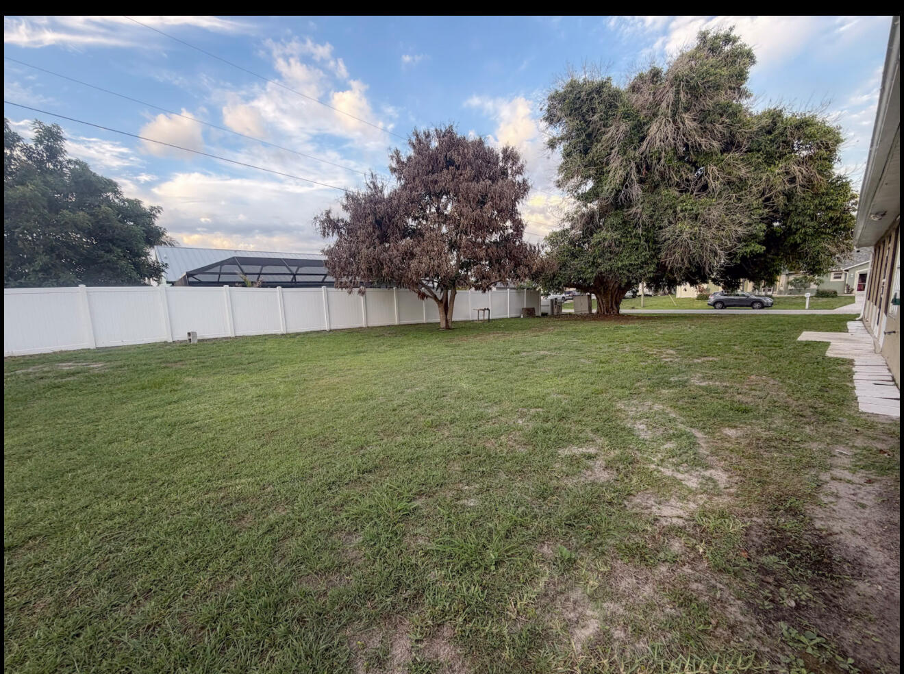 592 SW Lovell Terrace