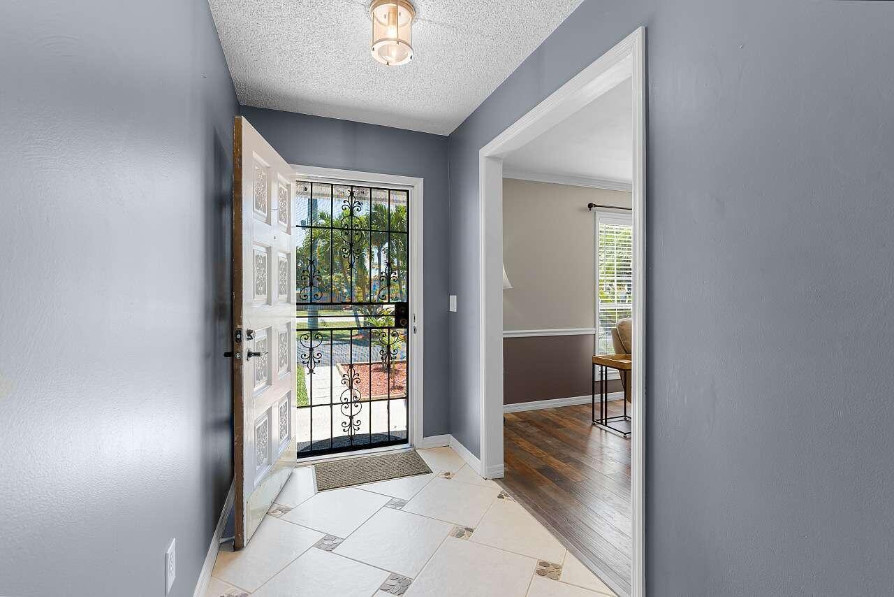 5103 Center Street