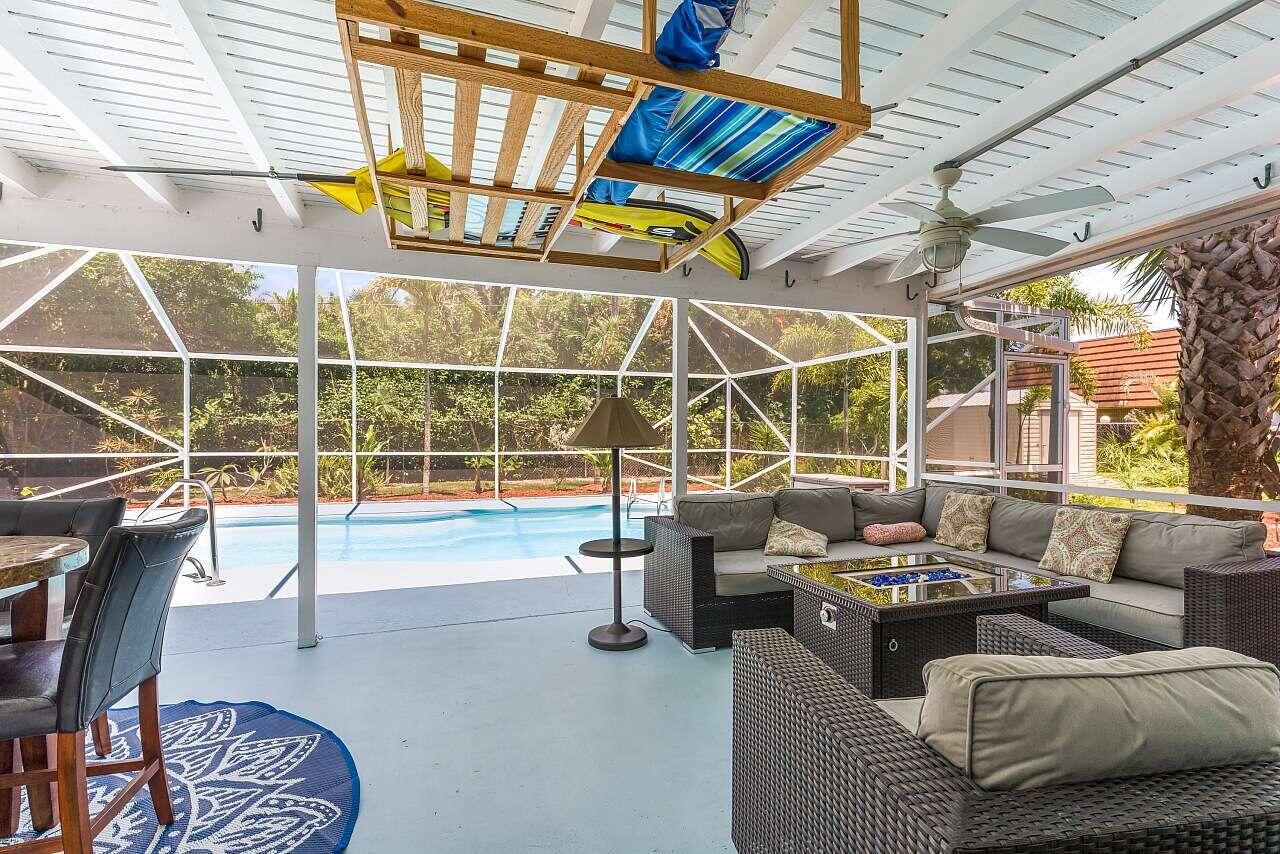 PALM POINT FIRST ADD - Residential