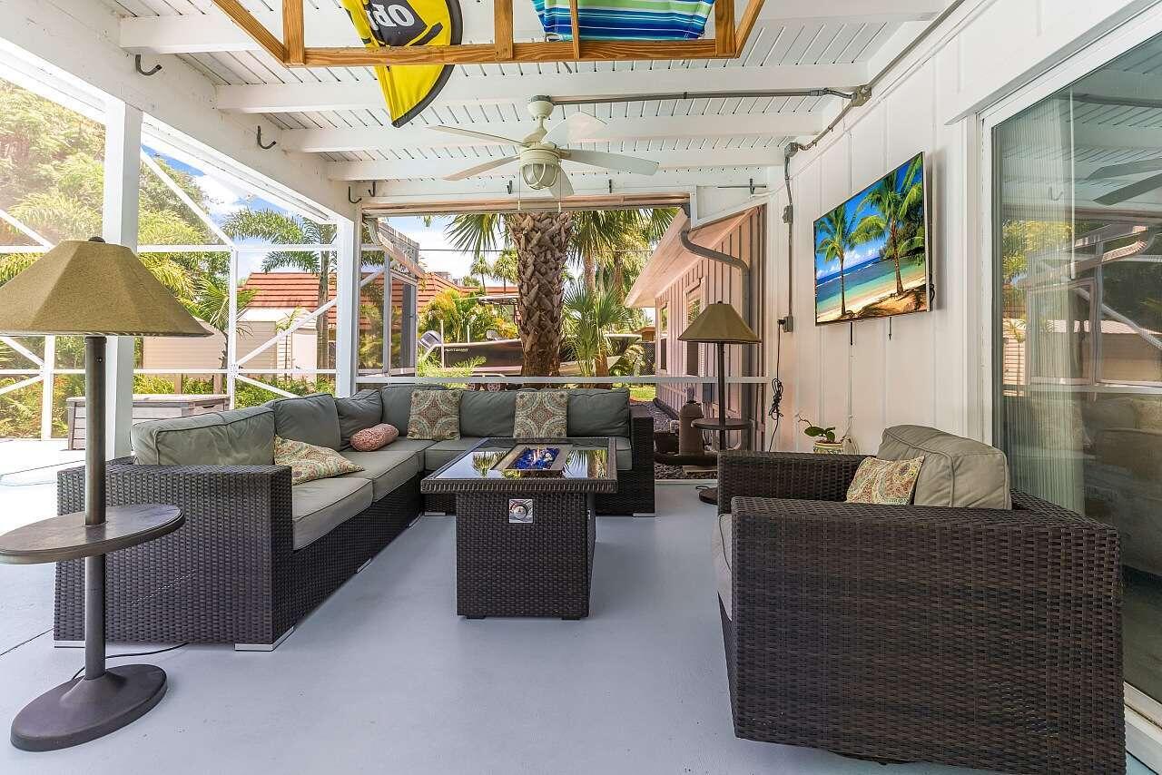 PALM POINT FIRST ADD - Residential