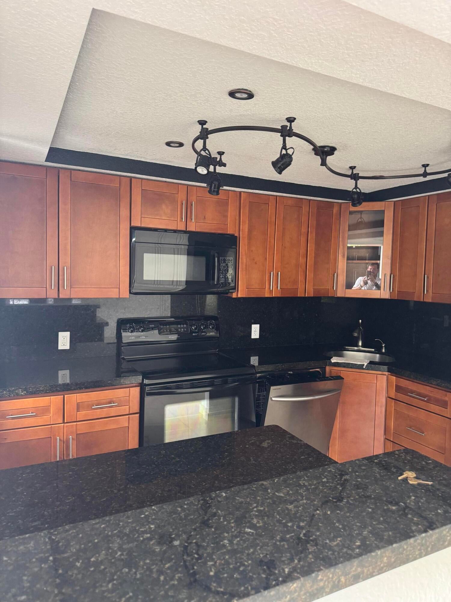 340 NW 19TH Street 200