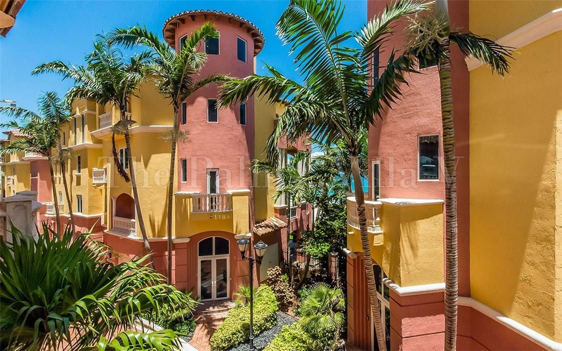 THE PALMS TOWNHOUSES - Residential