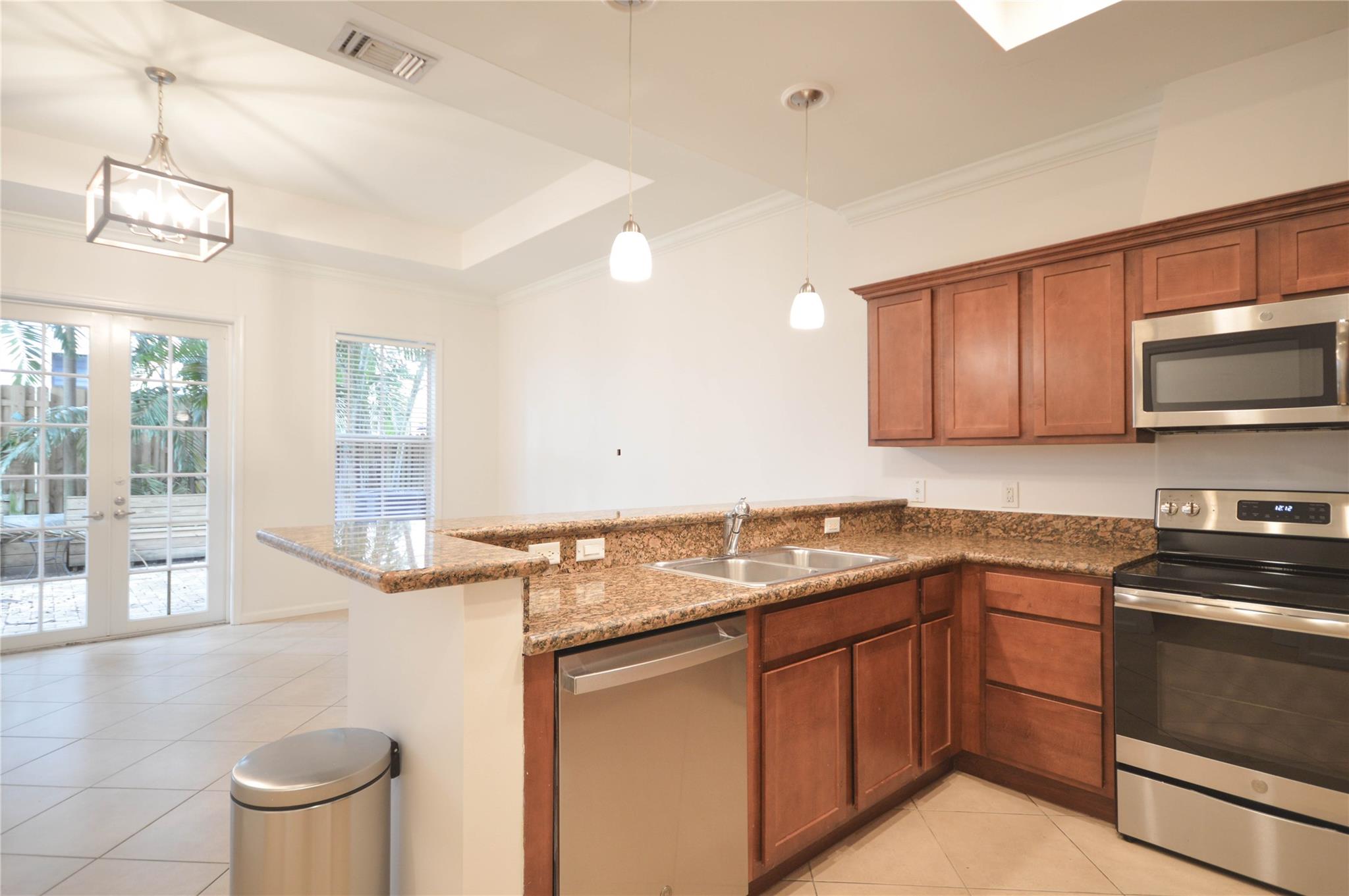 535 SW 18th Ave 32