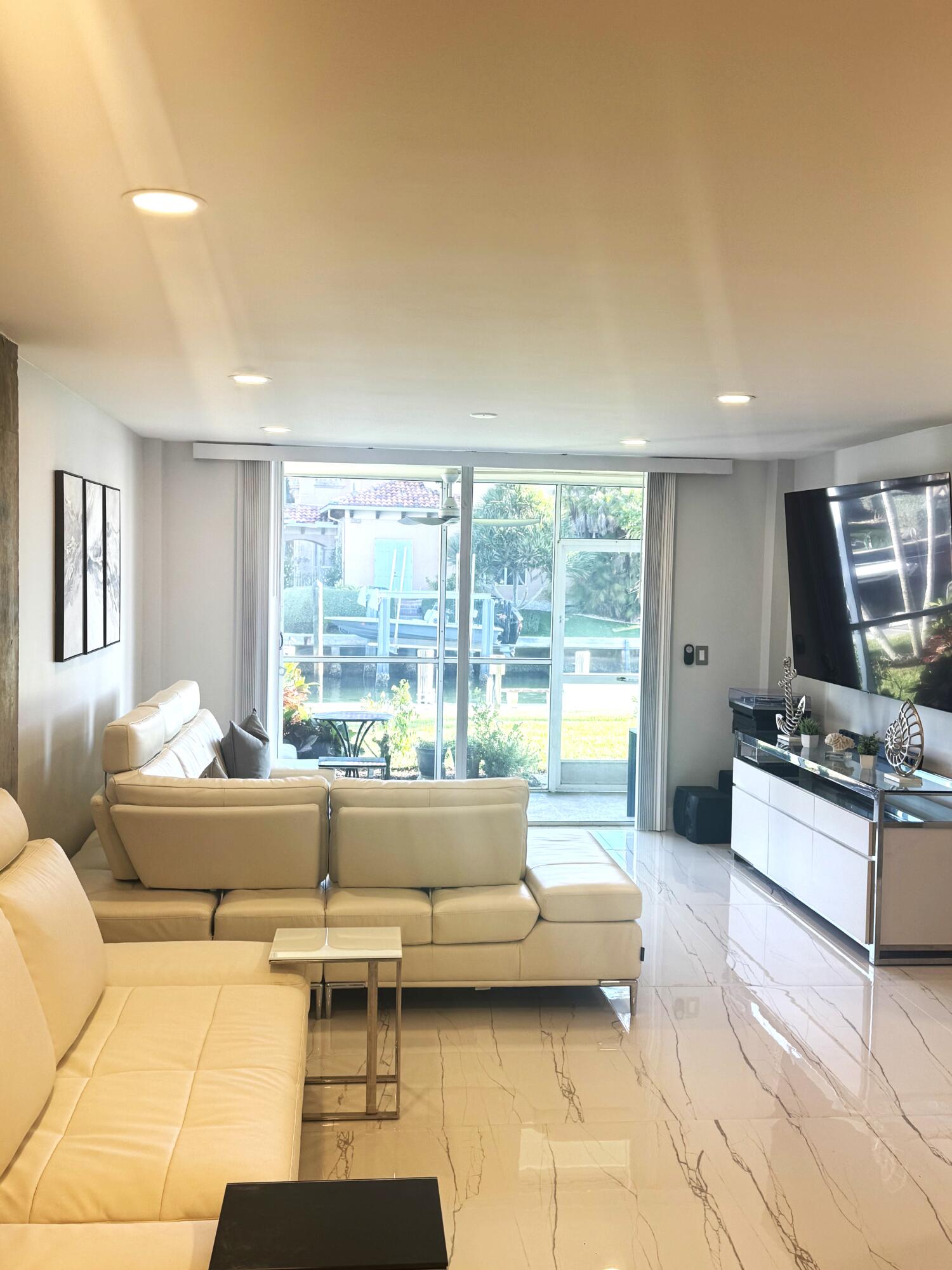 PARADISE HARBOUR CONDO - Residential