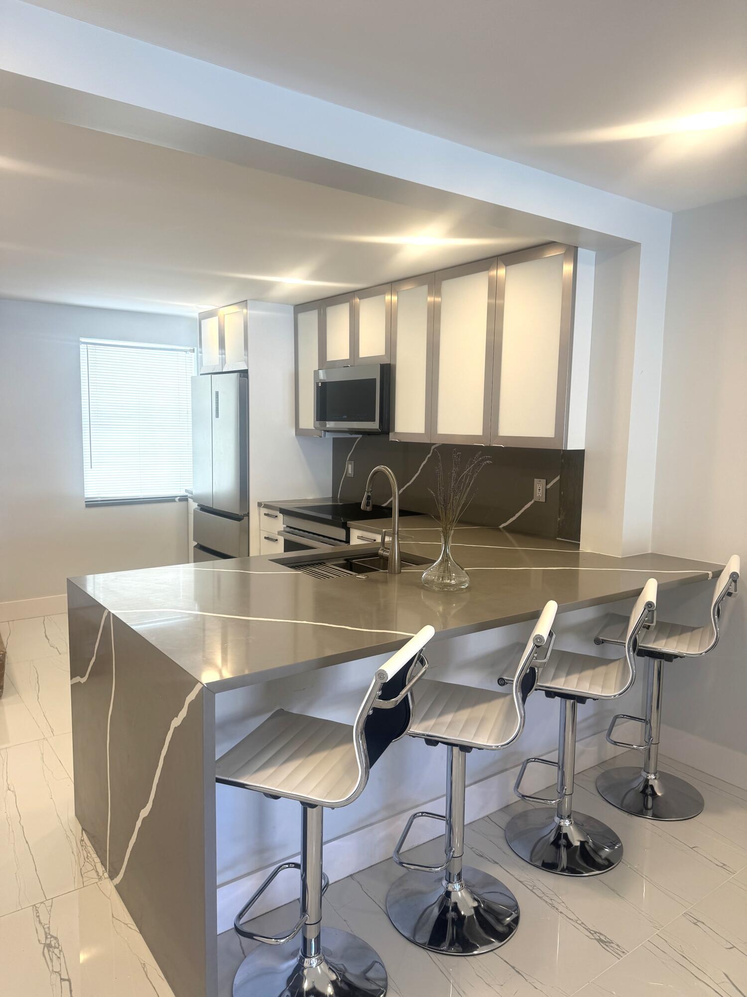 PARADISE HARBOUR CONDO - Residential