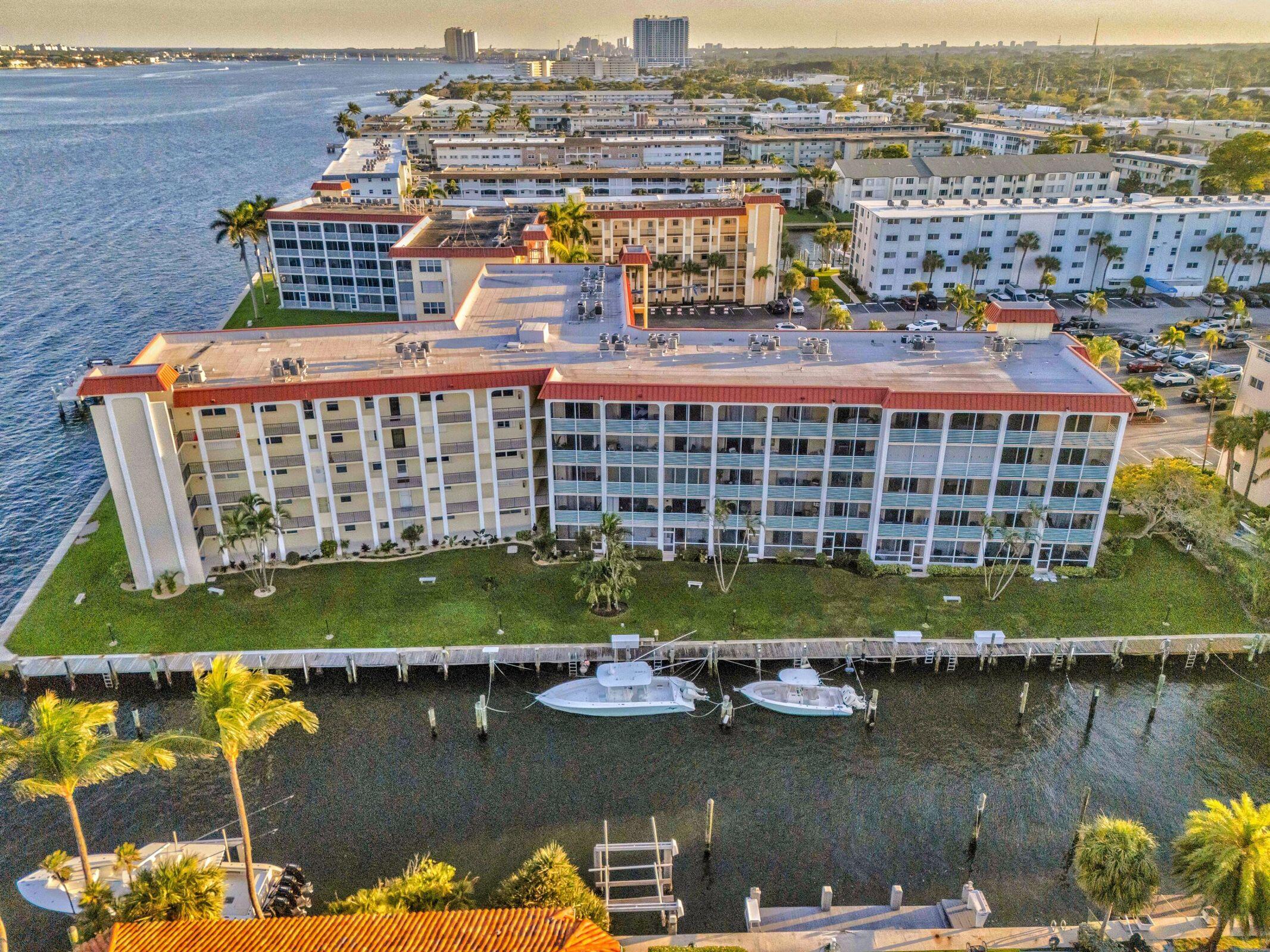 PARADISE HARBOUR CONDO - Residential