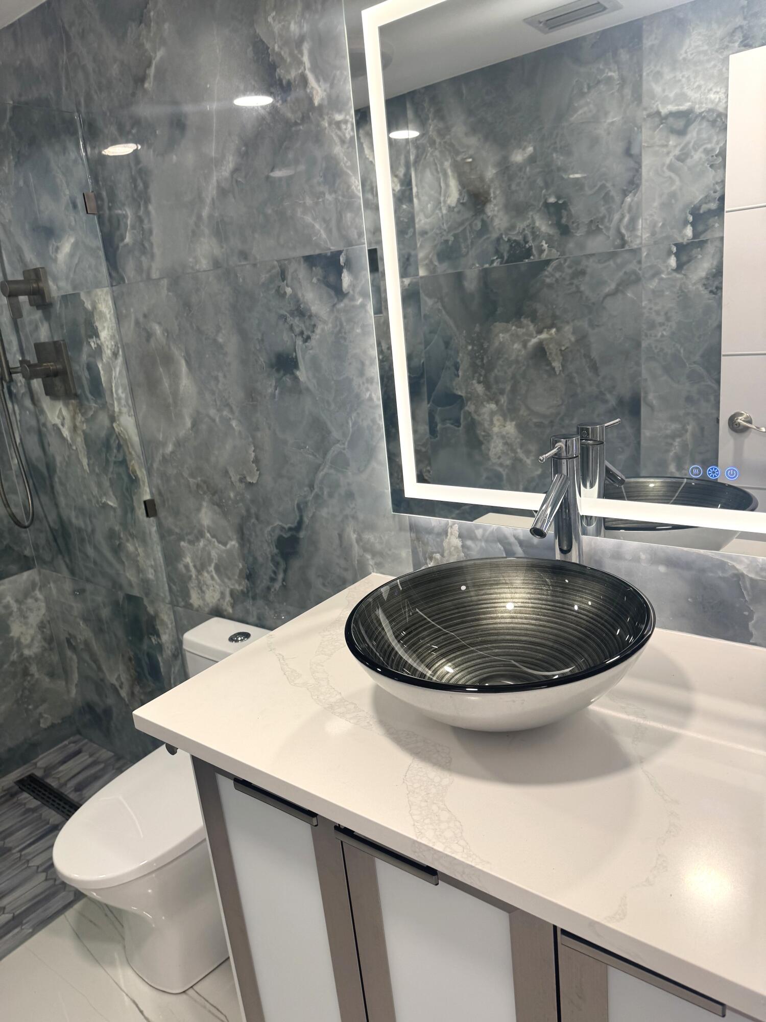 PARADISE HARBOUR CONDO - Residential